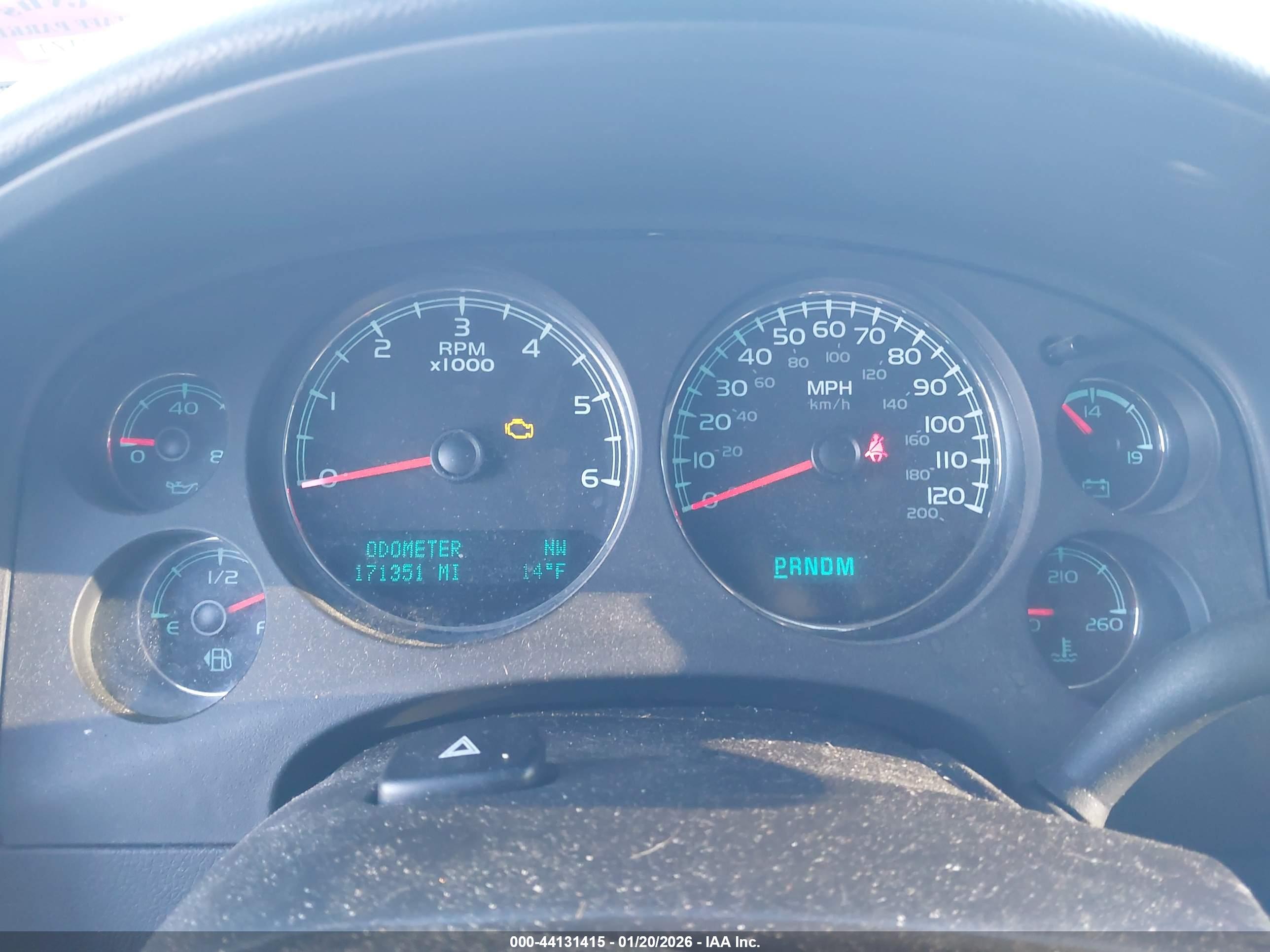 CHEVROLET SUBURBAN image 7