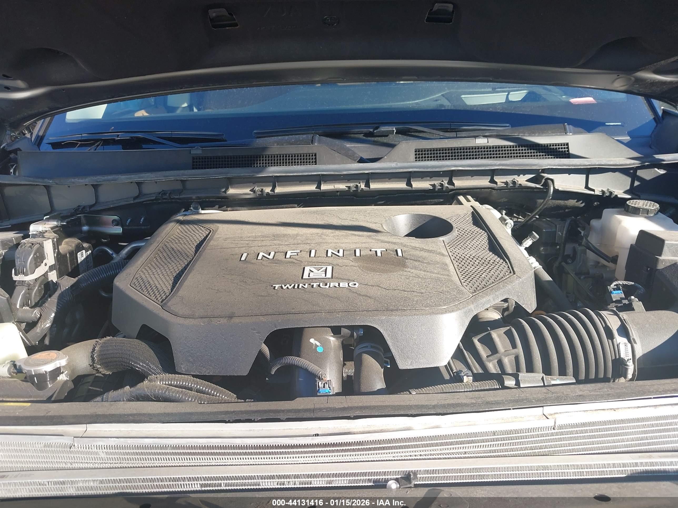 INFINITI QX80 image 10