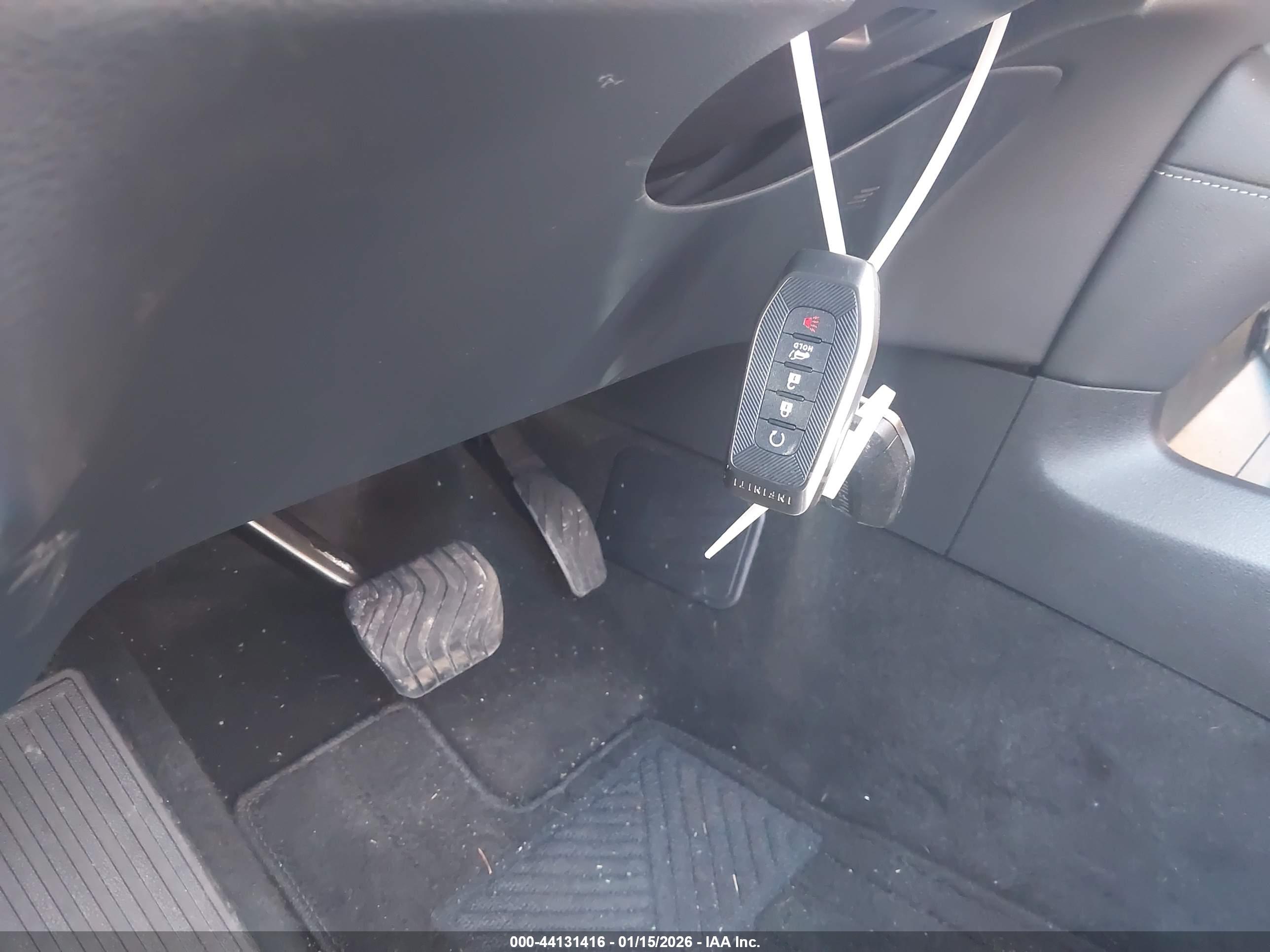 INFINITI QX80 image 11