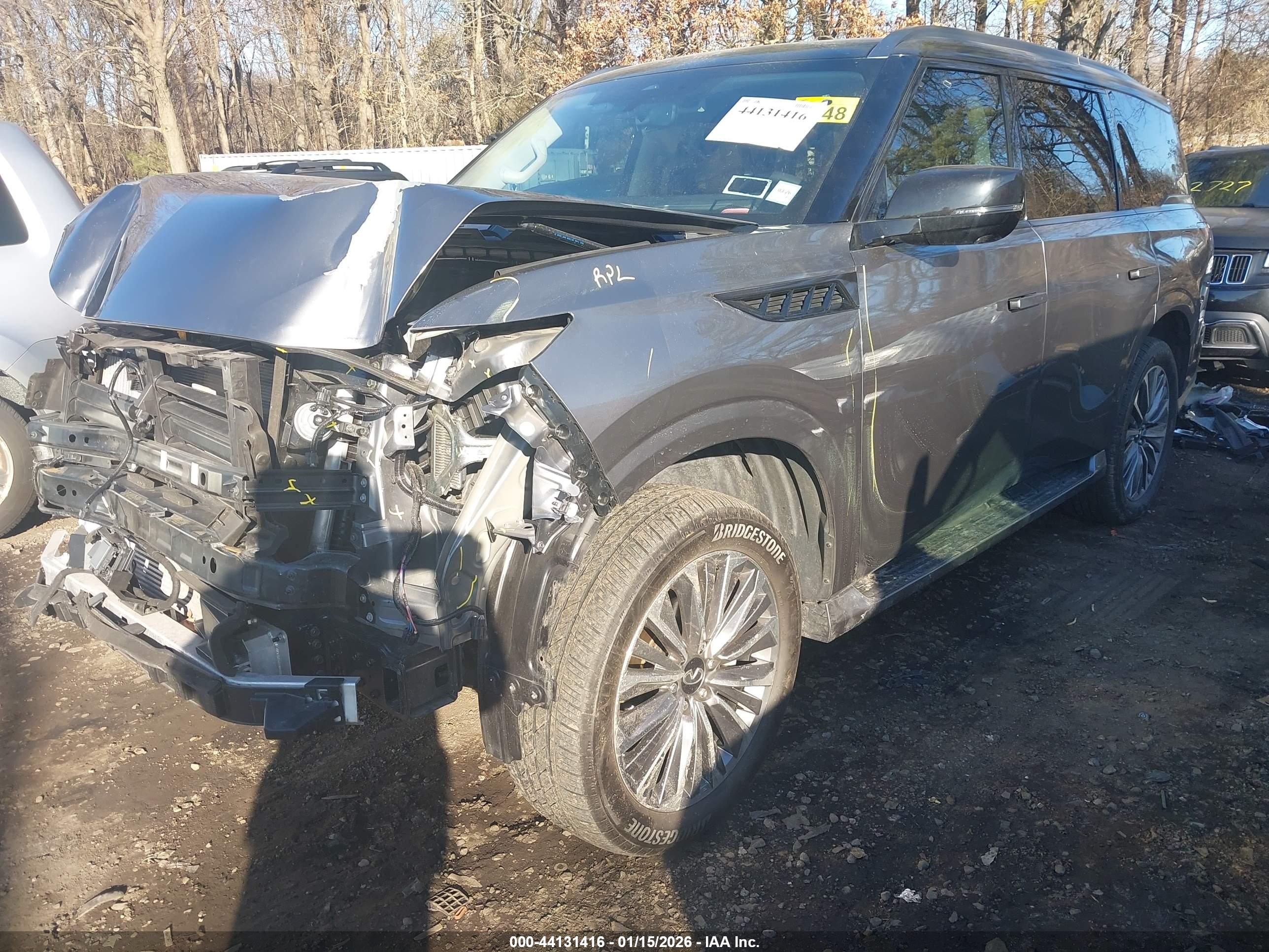 INFINITI QX80 image 2