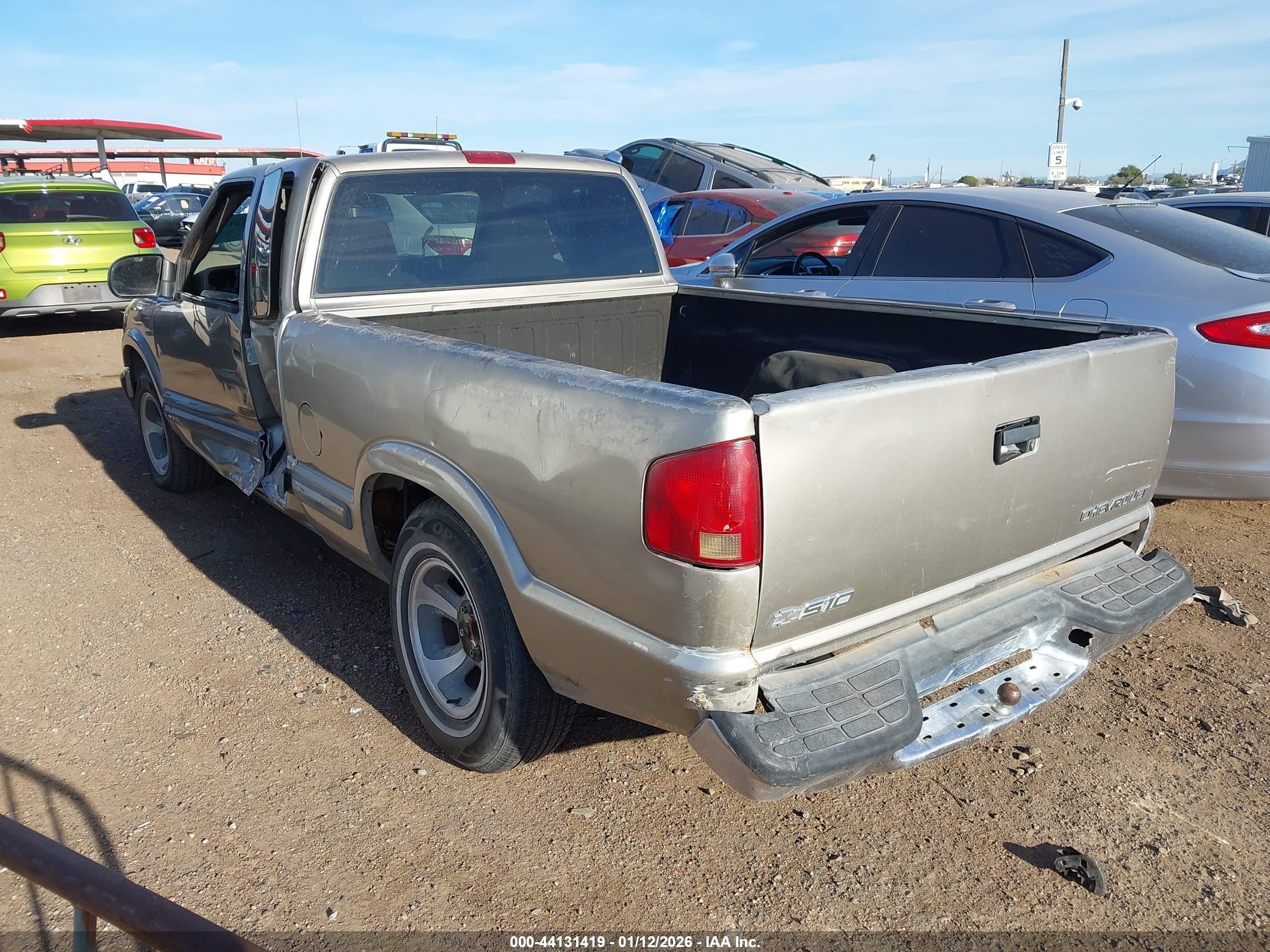 CHEVROLET S-10 image 3