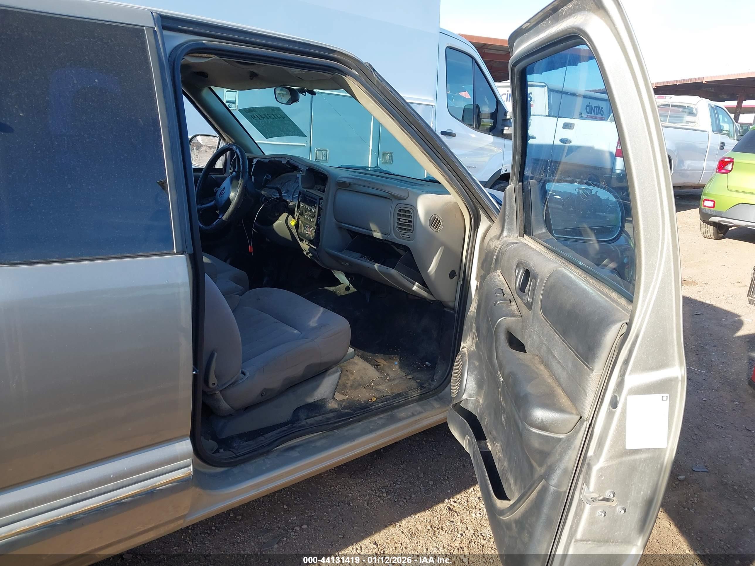 CHEVROLET S-10 image 5