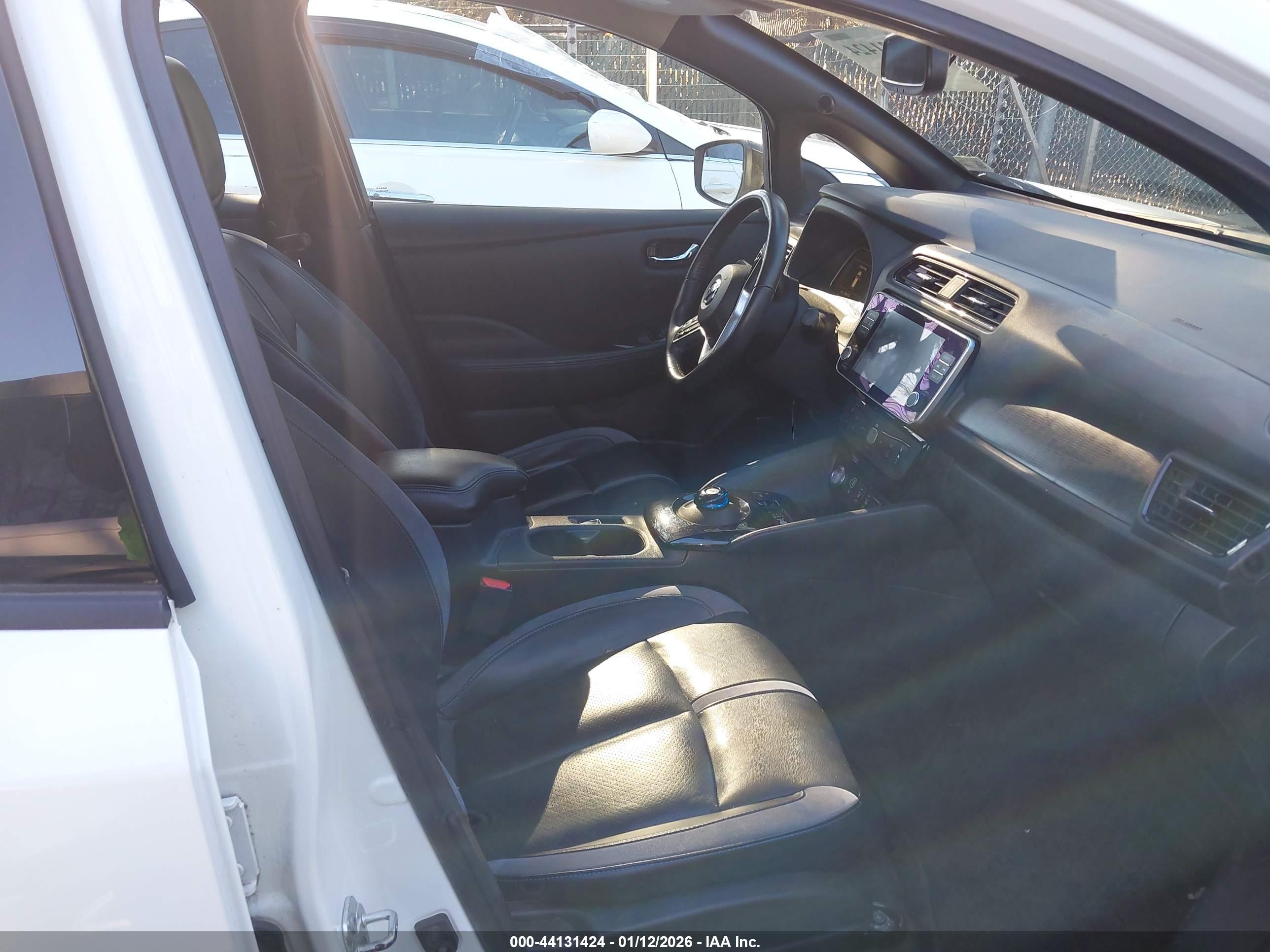 NISSAN LEAF image 5