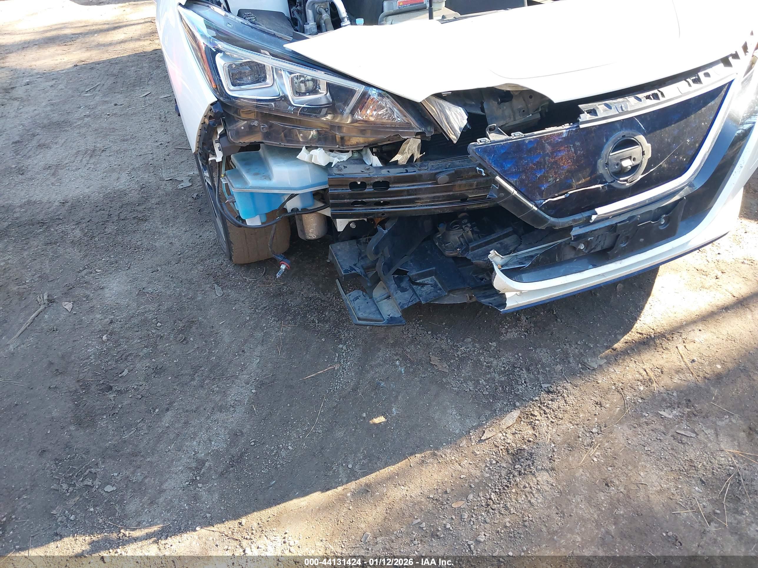 NISSAN LEAF image 6