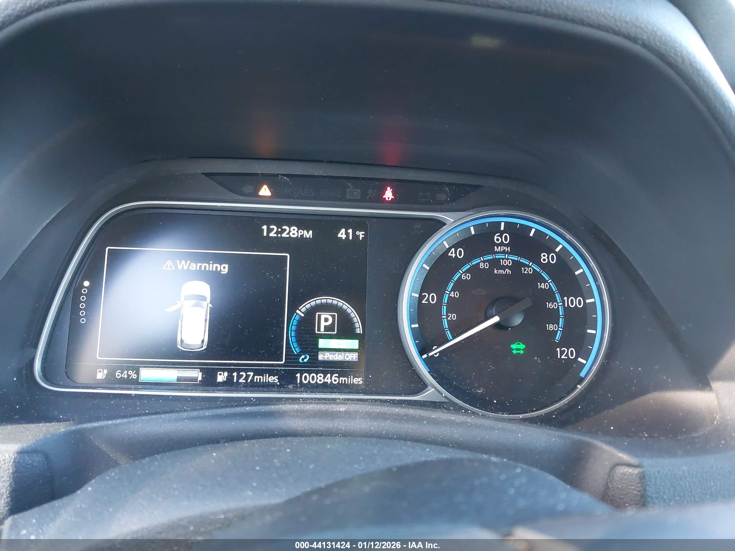 NISSAN LEAF image 7
