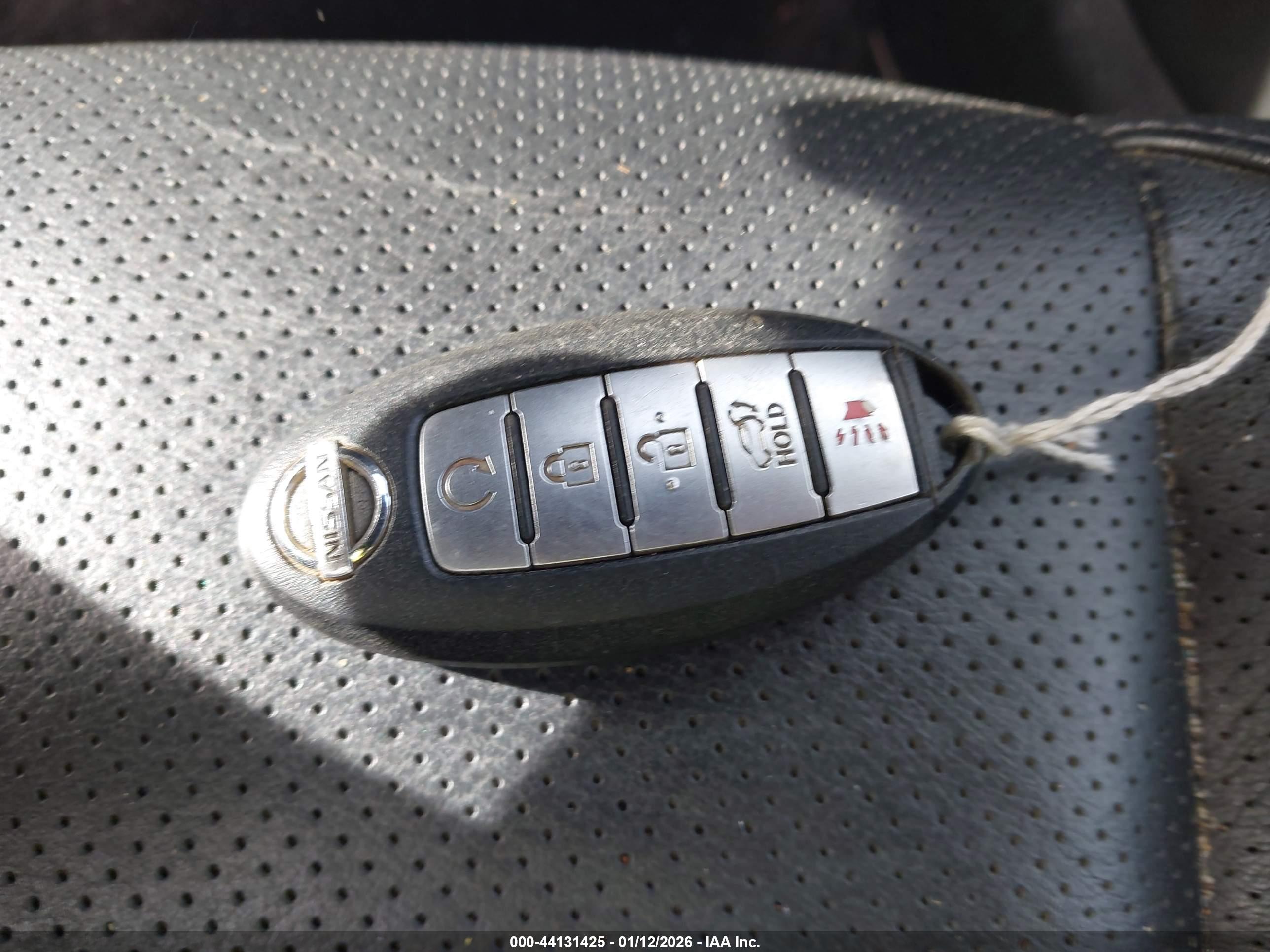 NISSAN ROGUE image 11