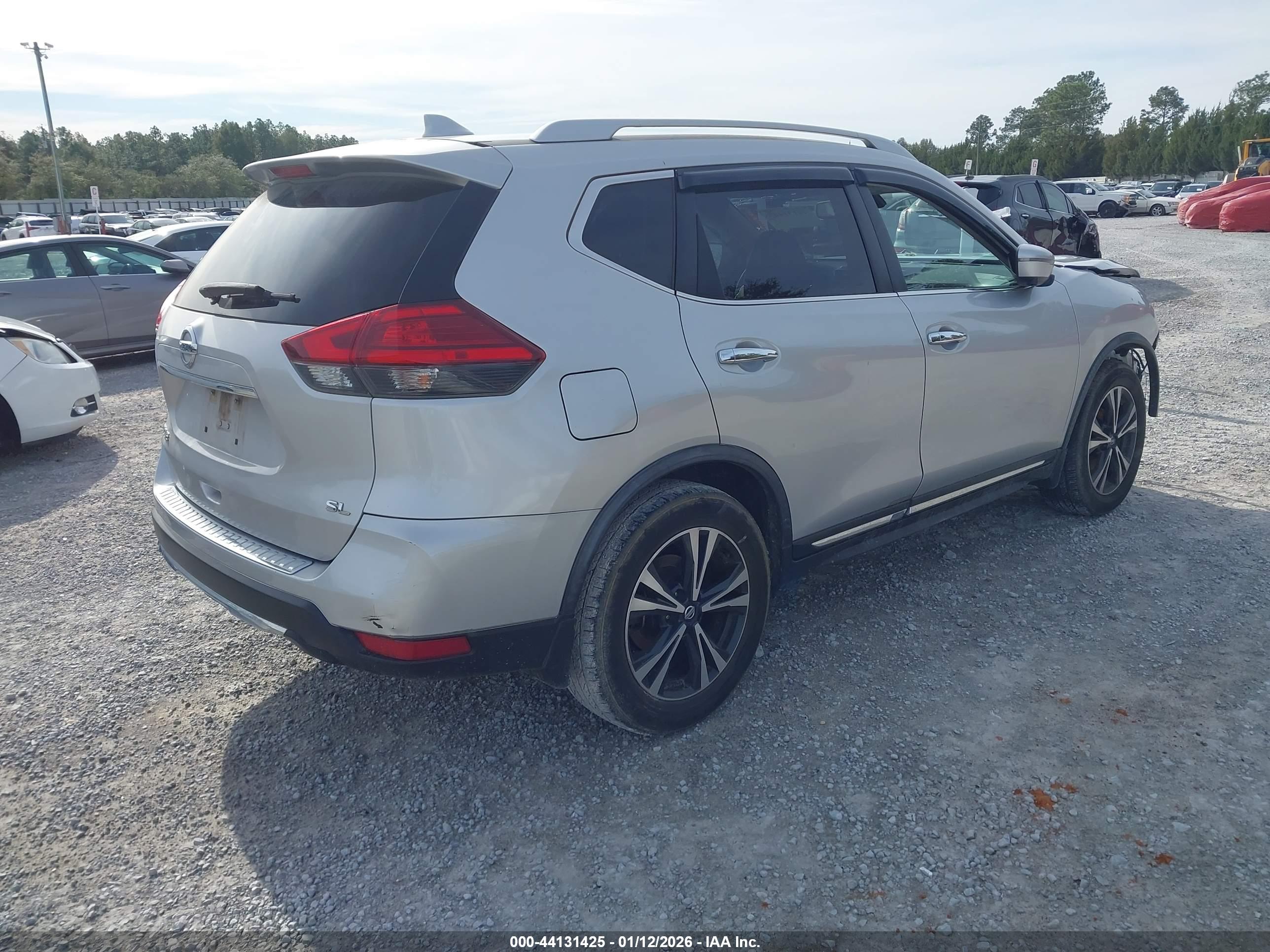 NISSAN ROGUE image 4