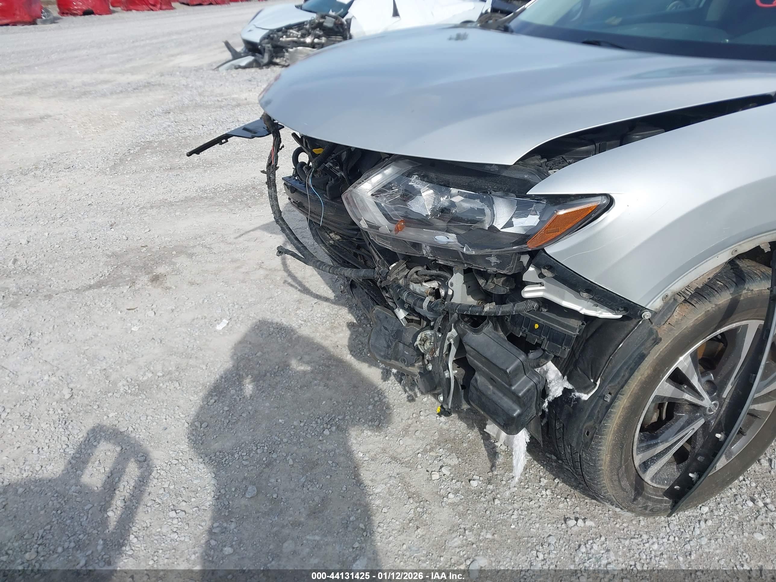 NISSAN ROGUE image 6