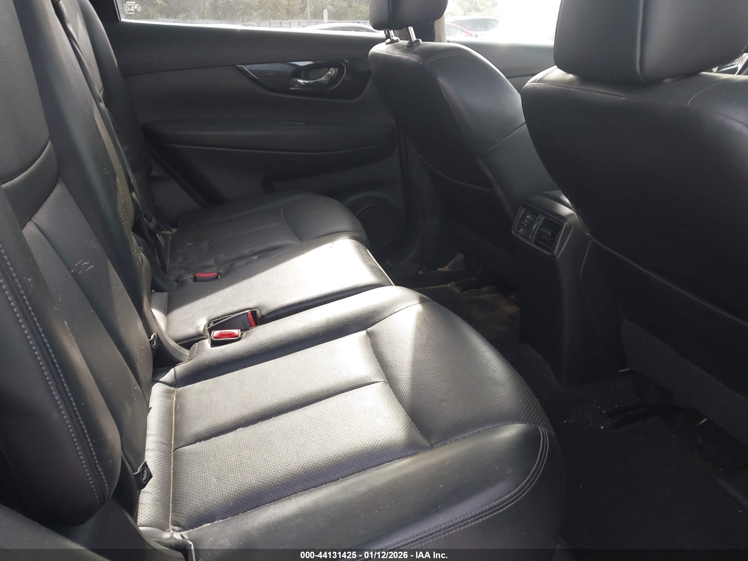 NISSAN ROGUE image 8