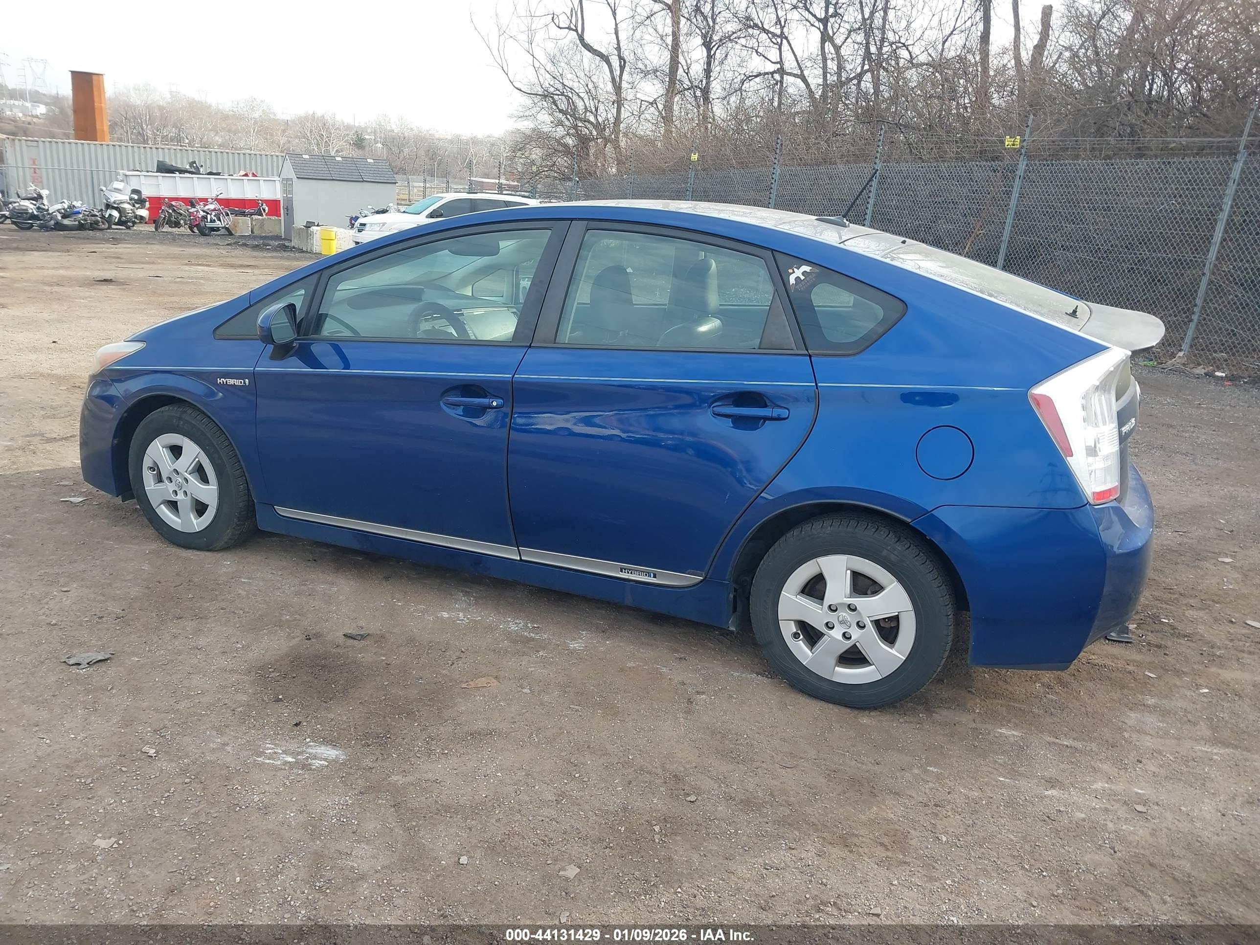 TOYOTA PRIUS image 3