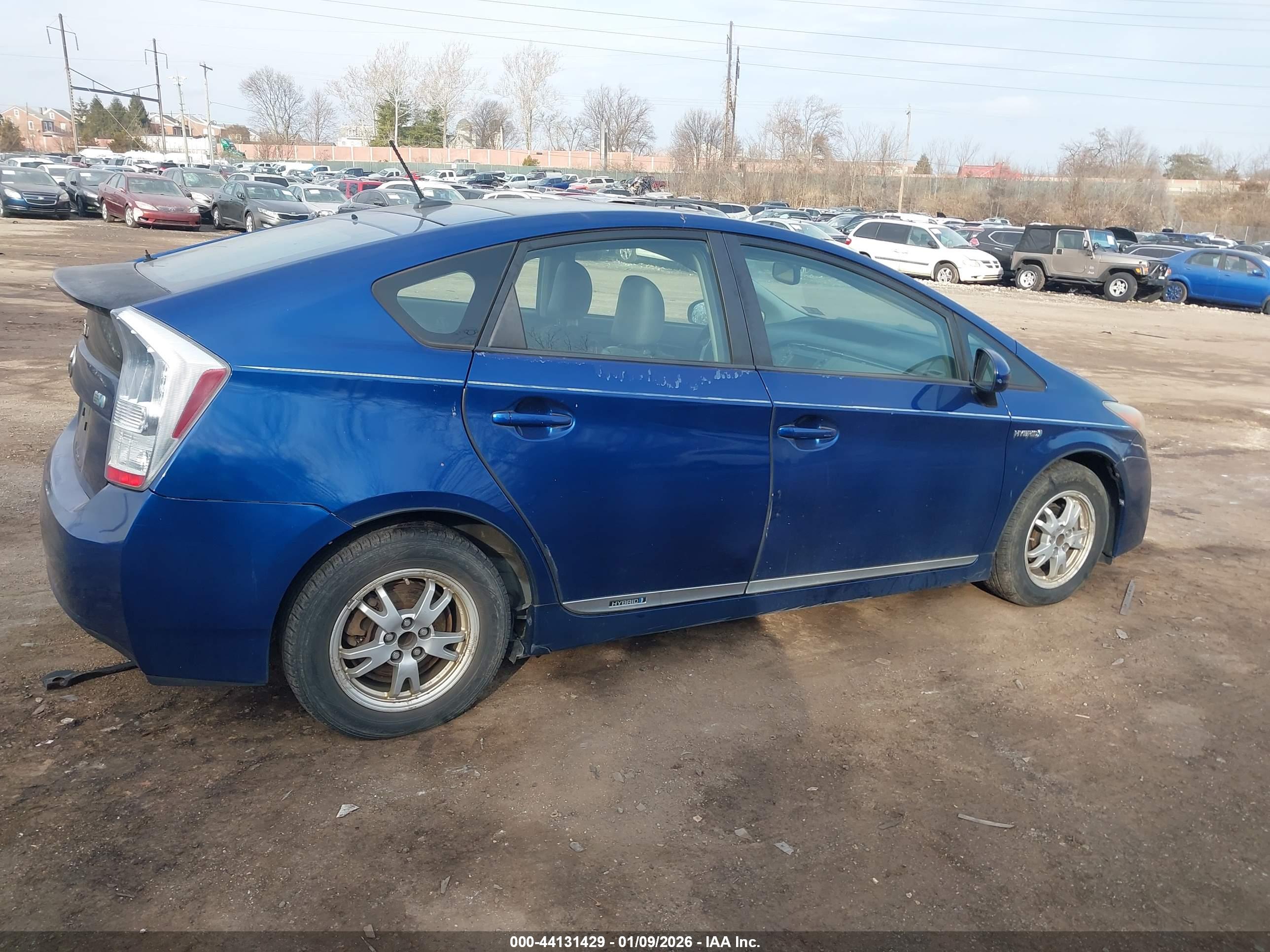 TOYOTA PRIUS image 4