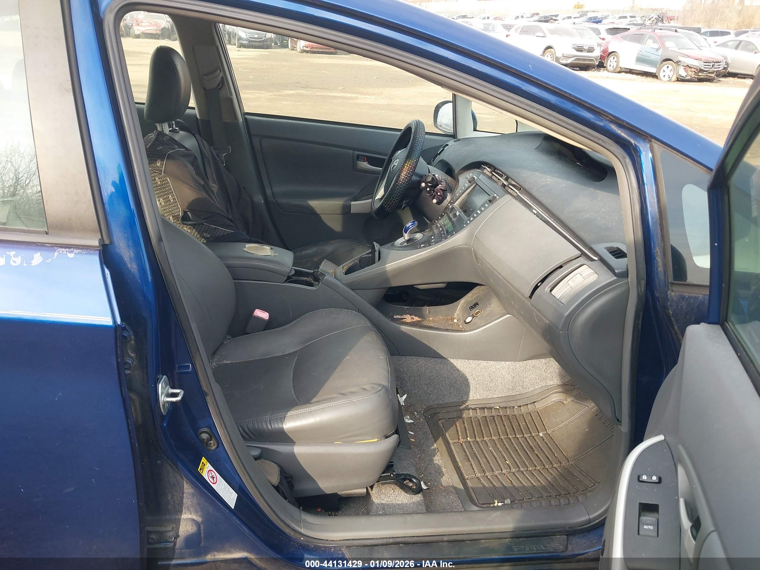TOYOTA PRIUS image 5