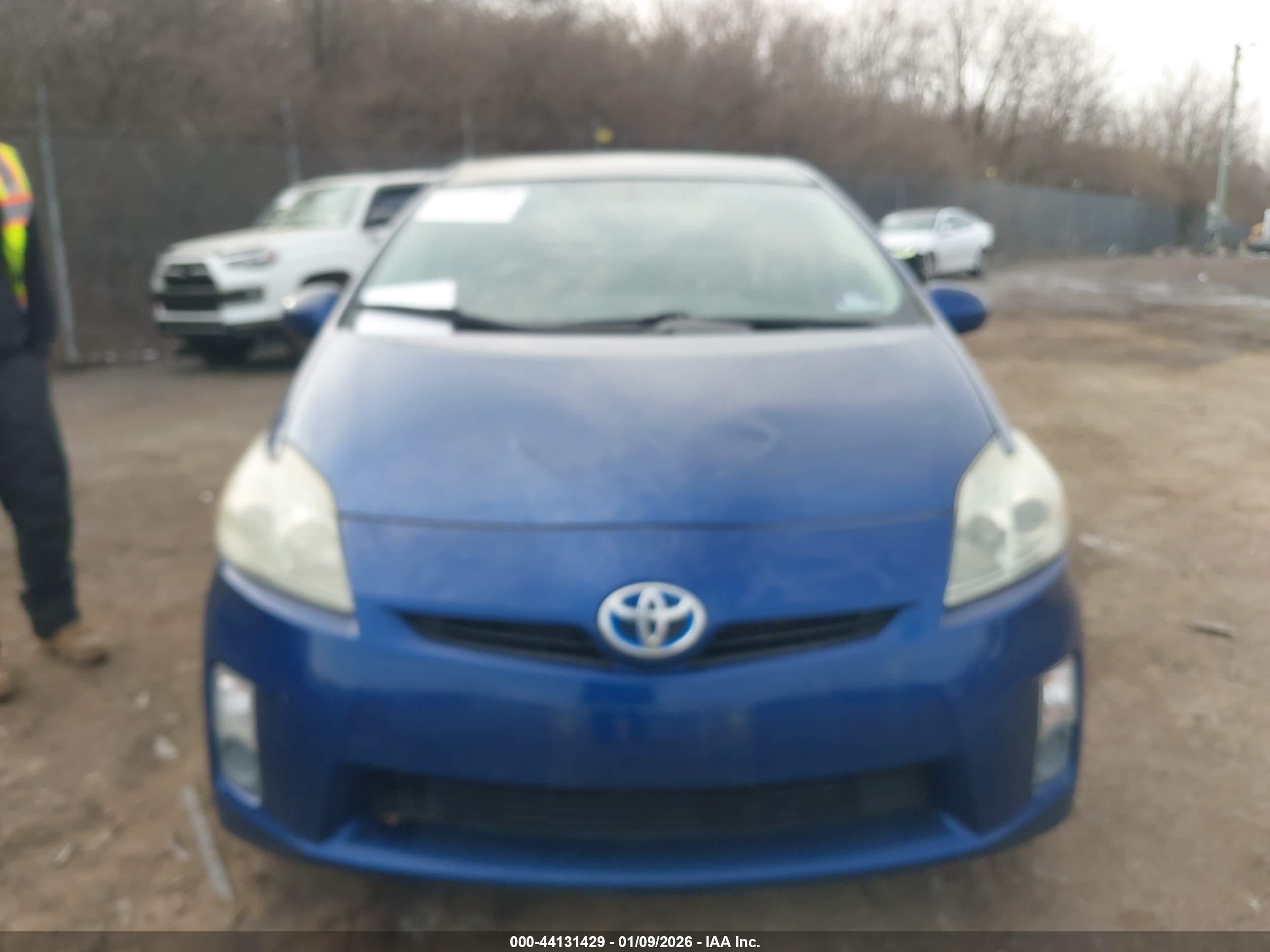 TOYOTA PRIUS image 6