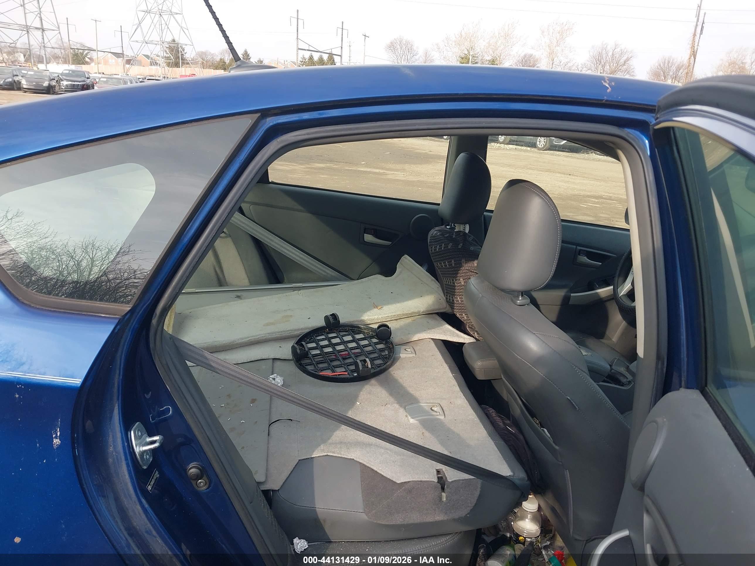 TOYOTA PRIUS image 8