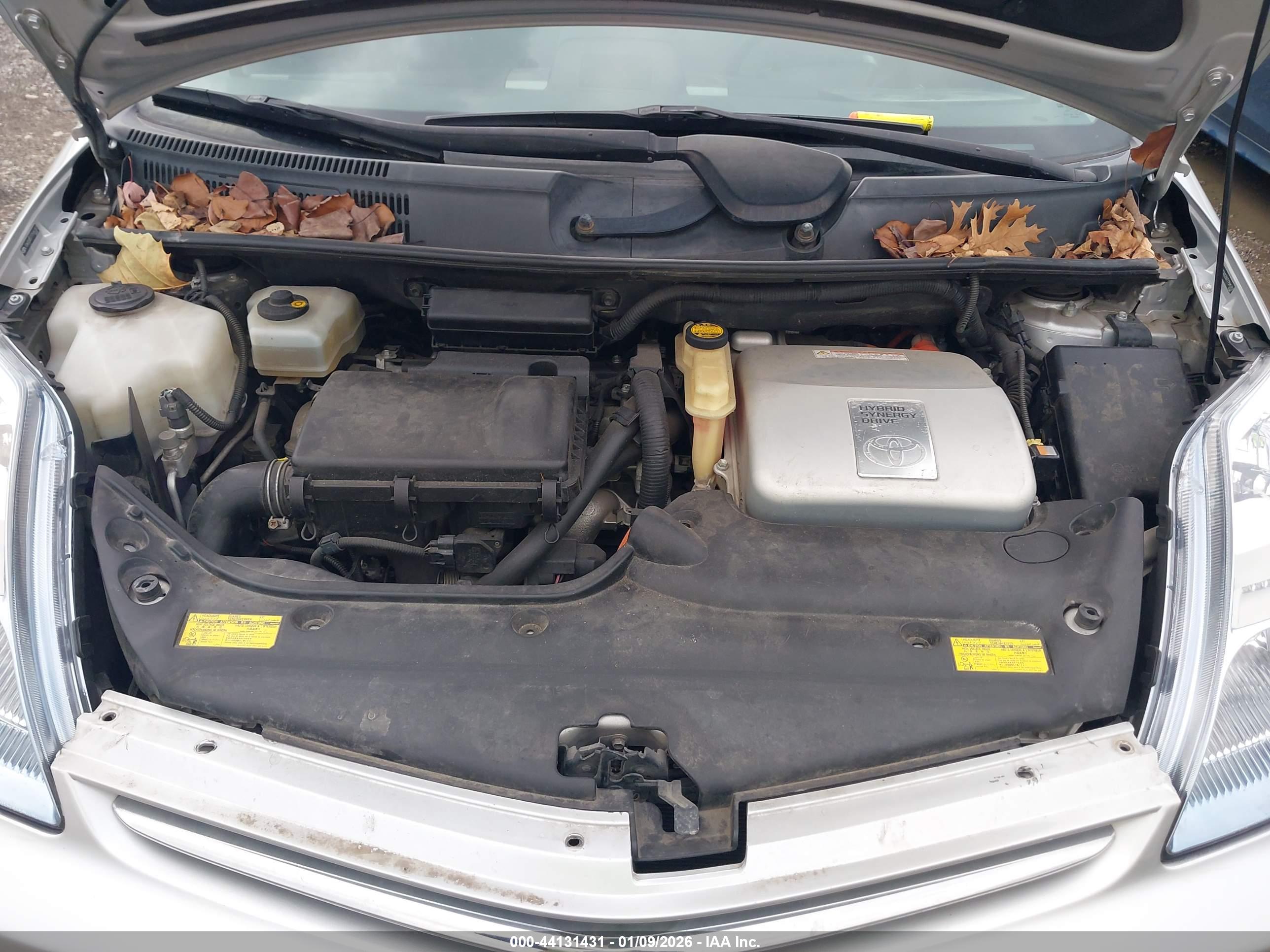 TOYOTA PRIUS image 10