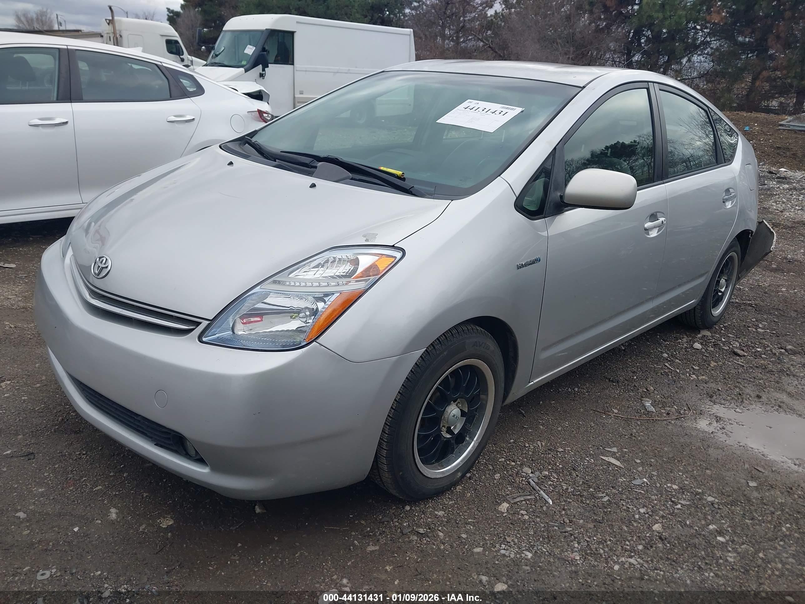 TOYOTA PRIUS image 2