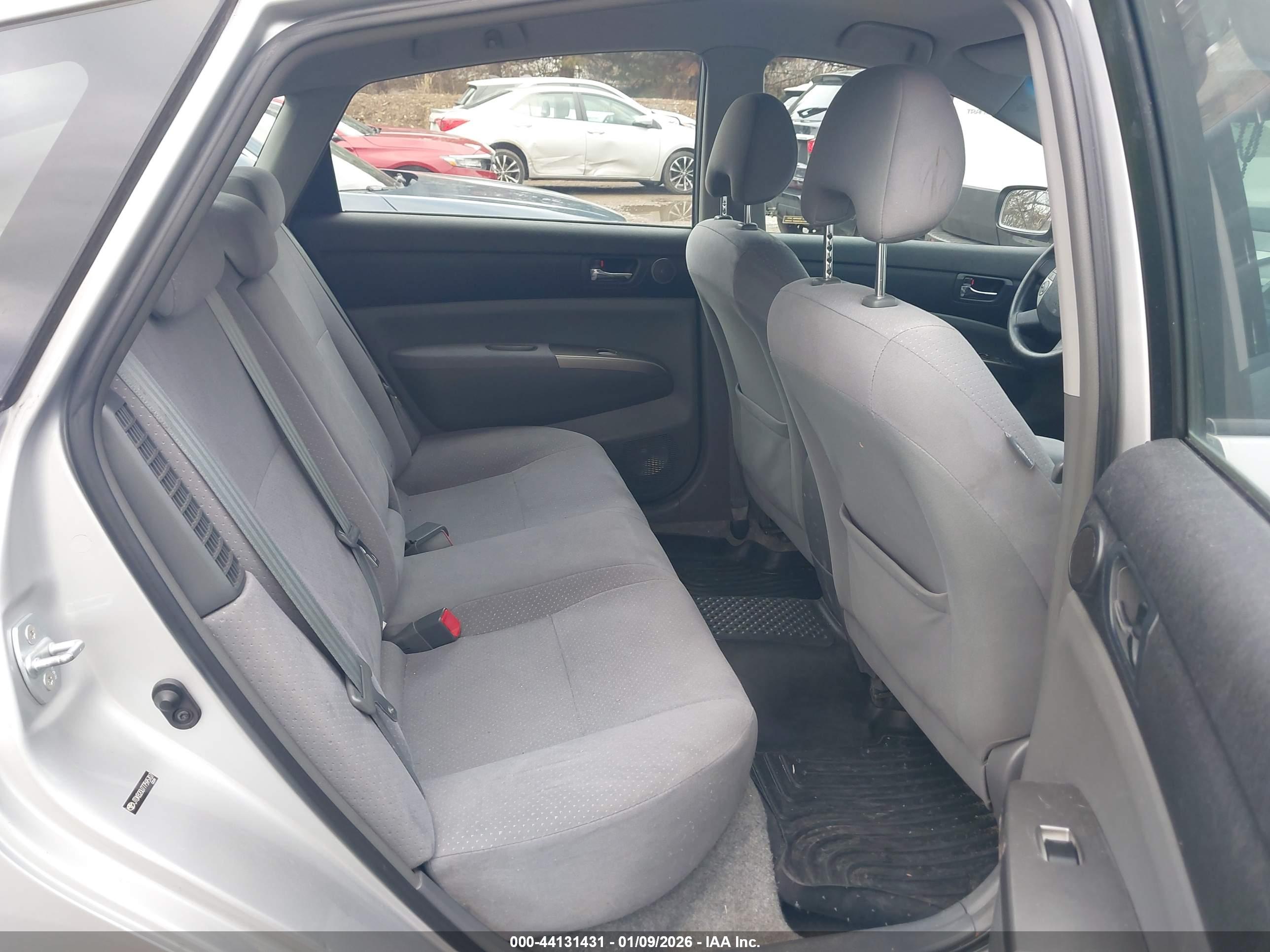 TOYOTA PRIUS image 8