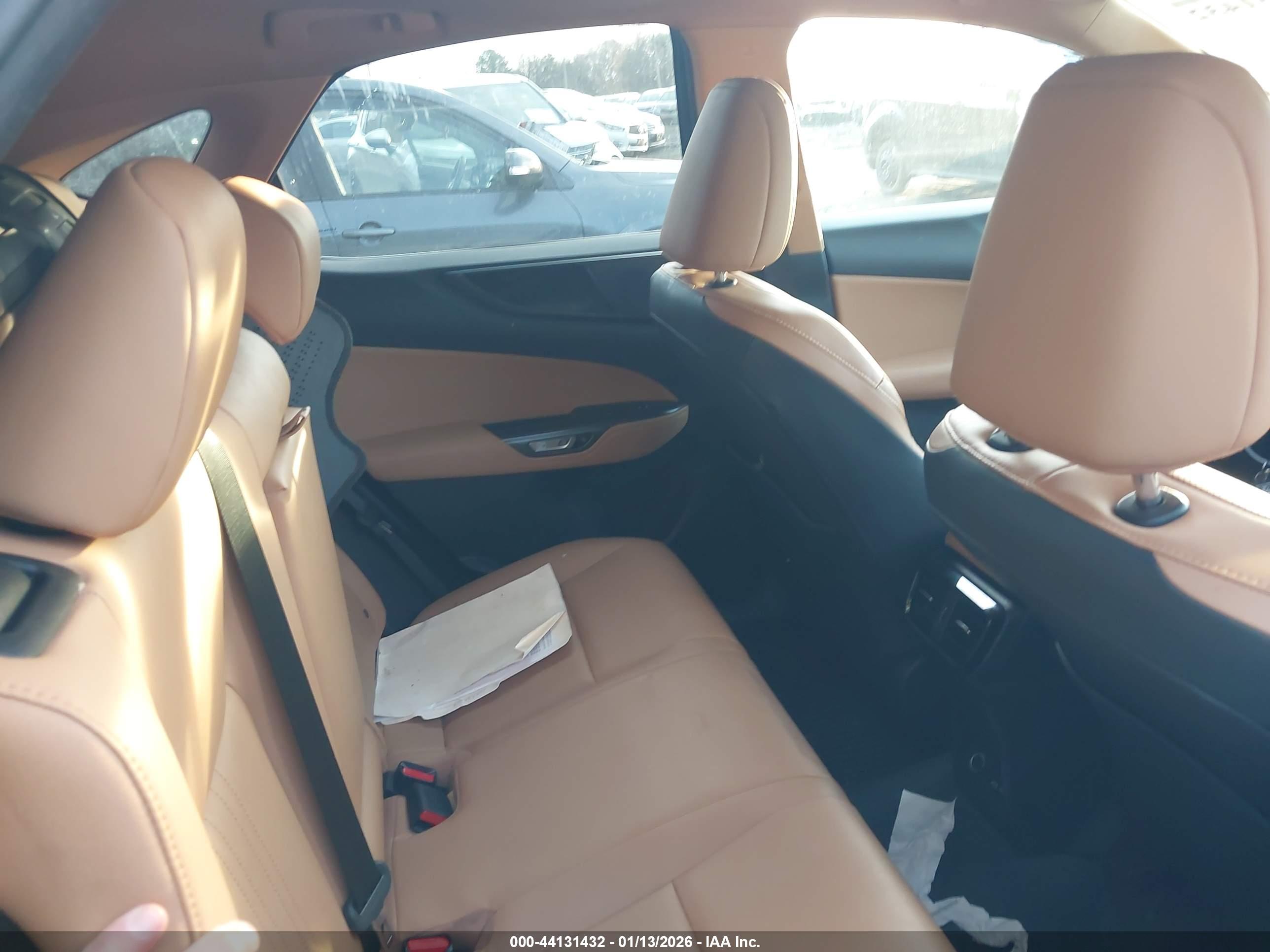 LEXUS NX image 8