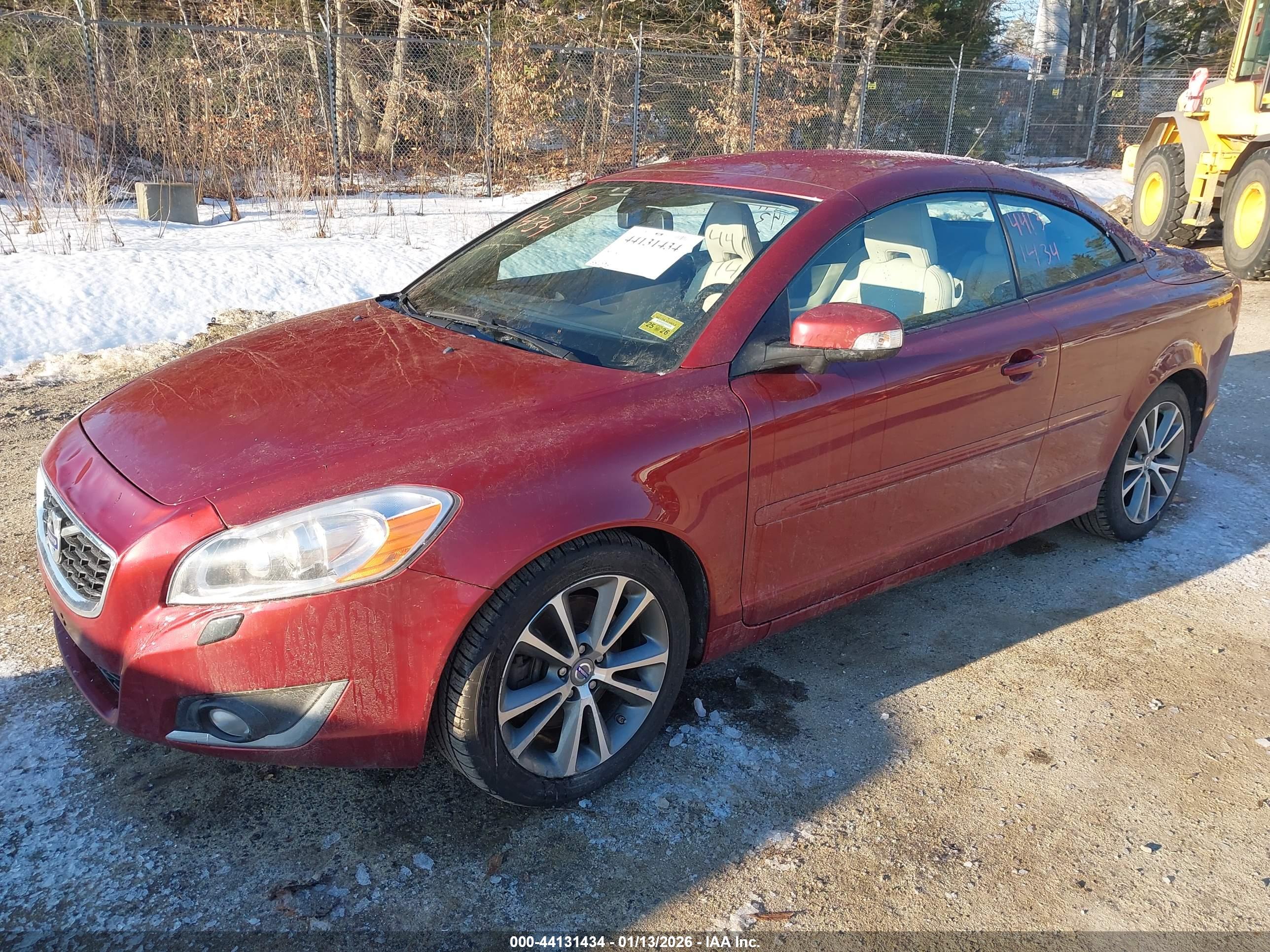 VOLVO C70 image 2