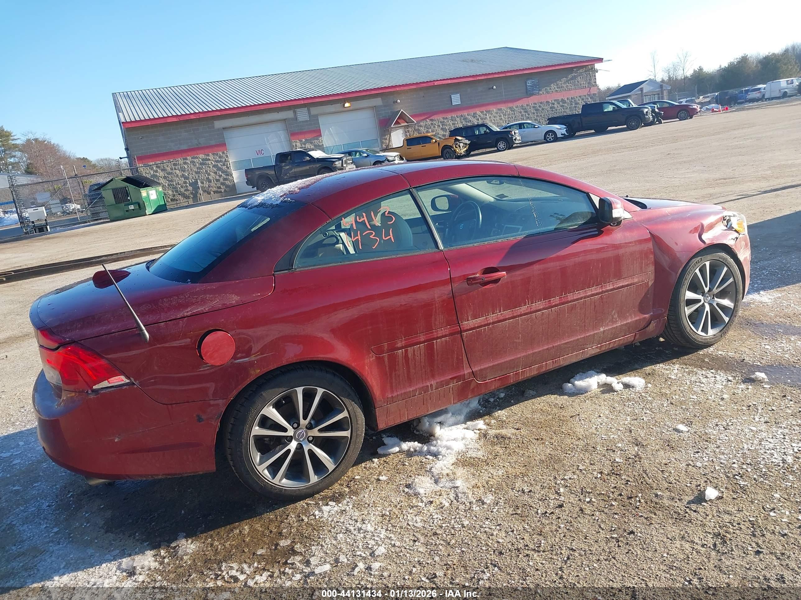 VOLVO C70 image 4