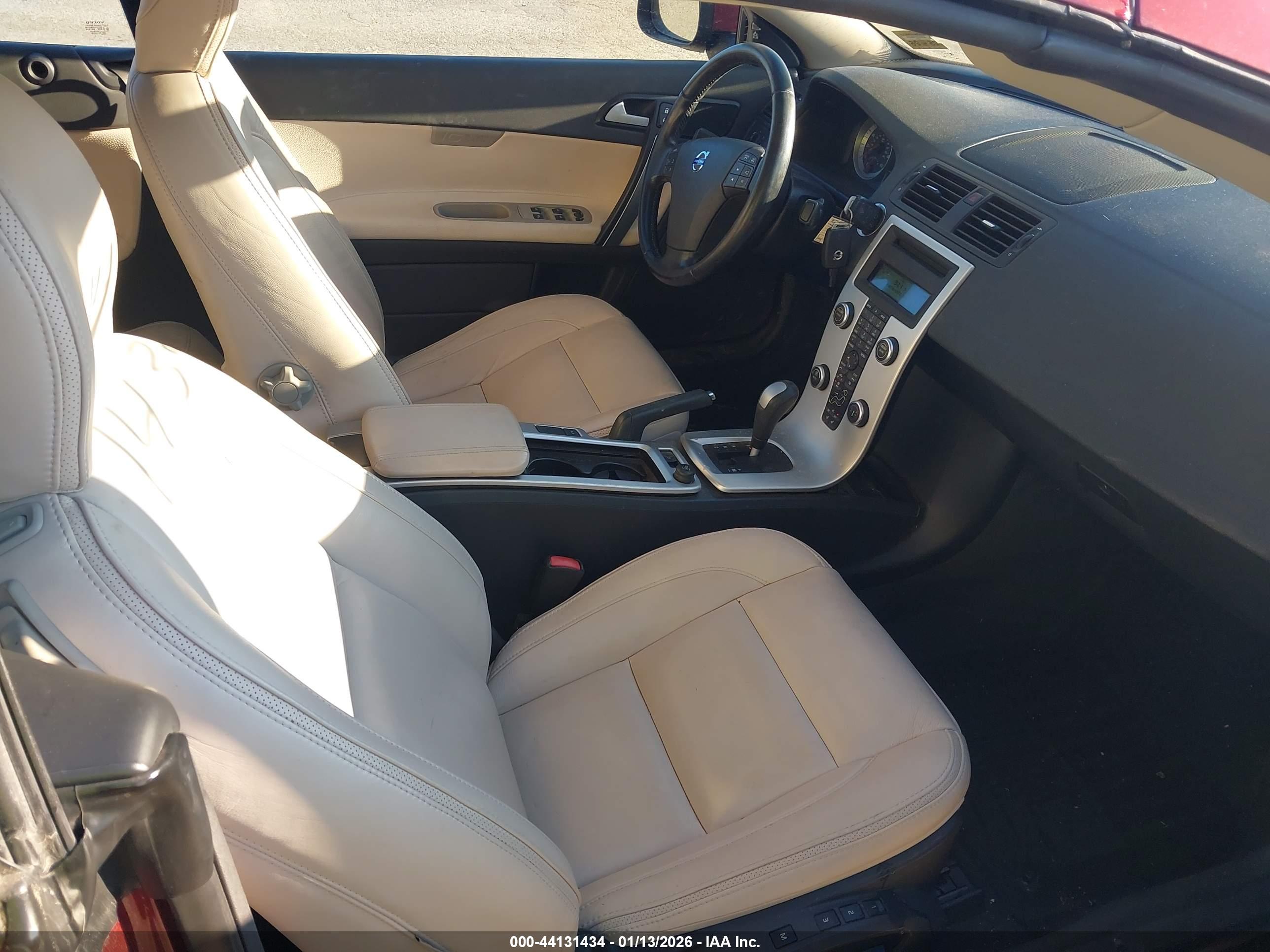 VOLVO C70 image 5