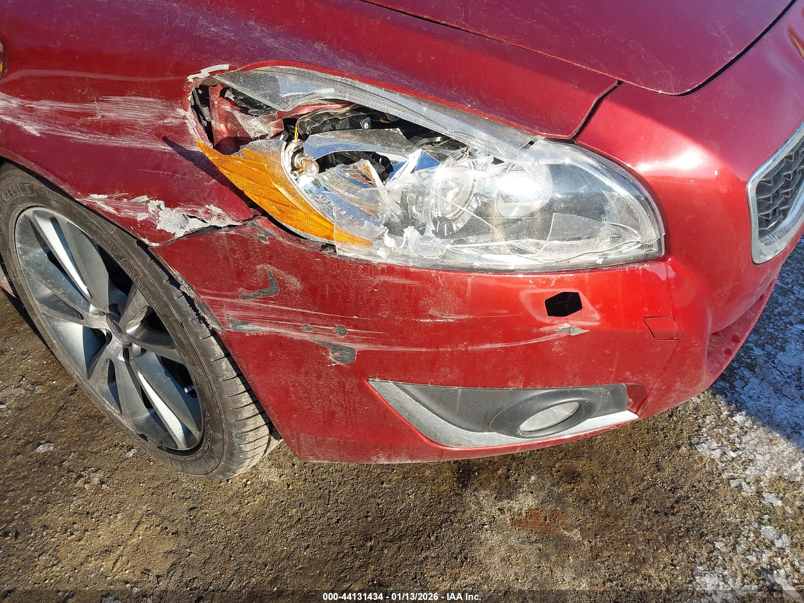 VOLVO C70 image 6