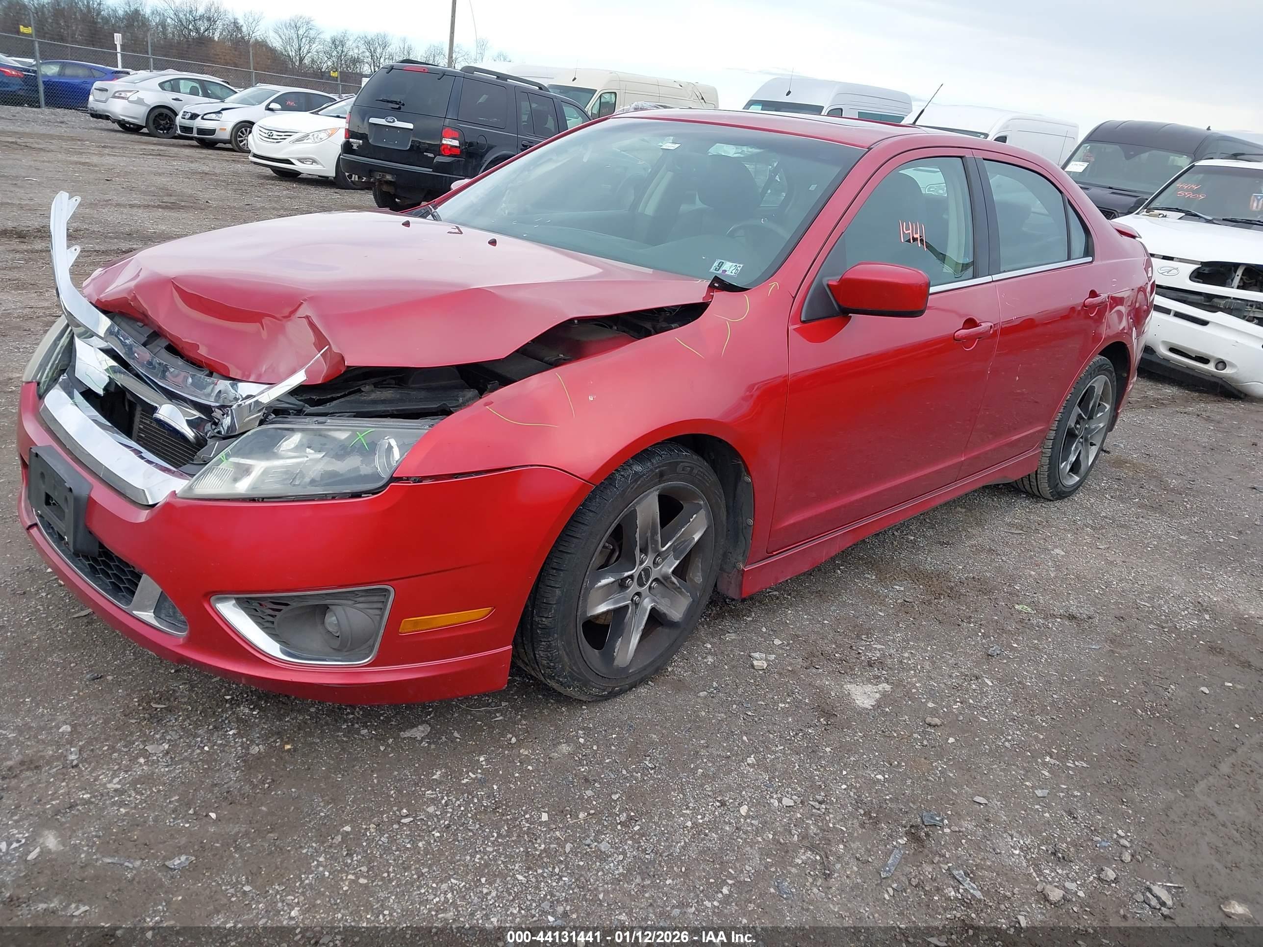 FORD FUSION image 2