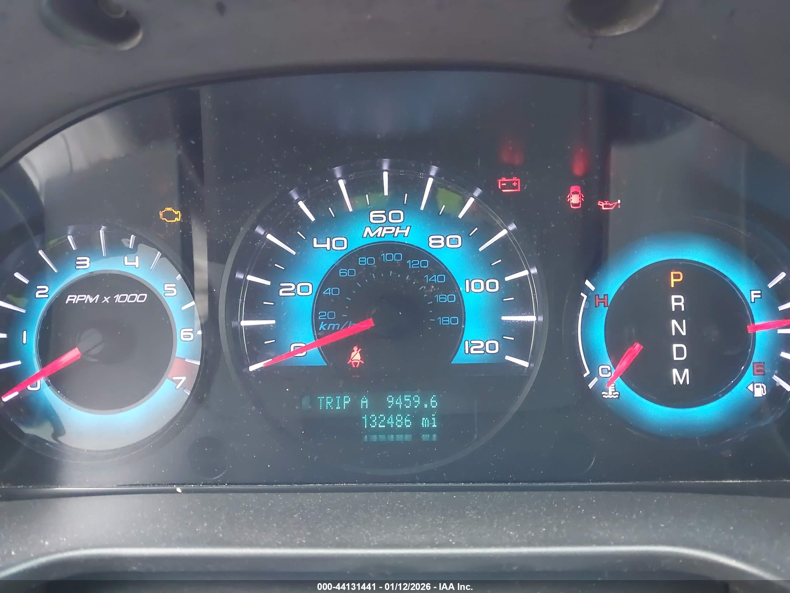 FORD FUSION image 7