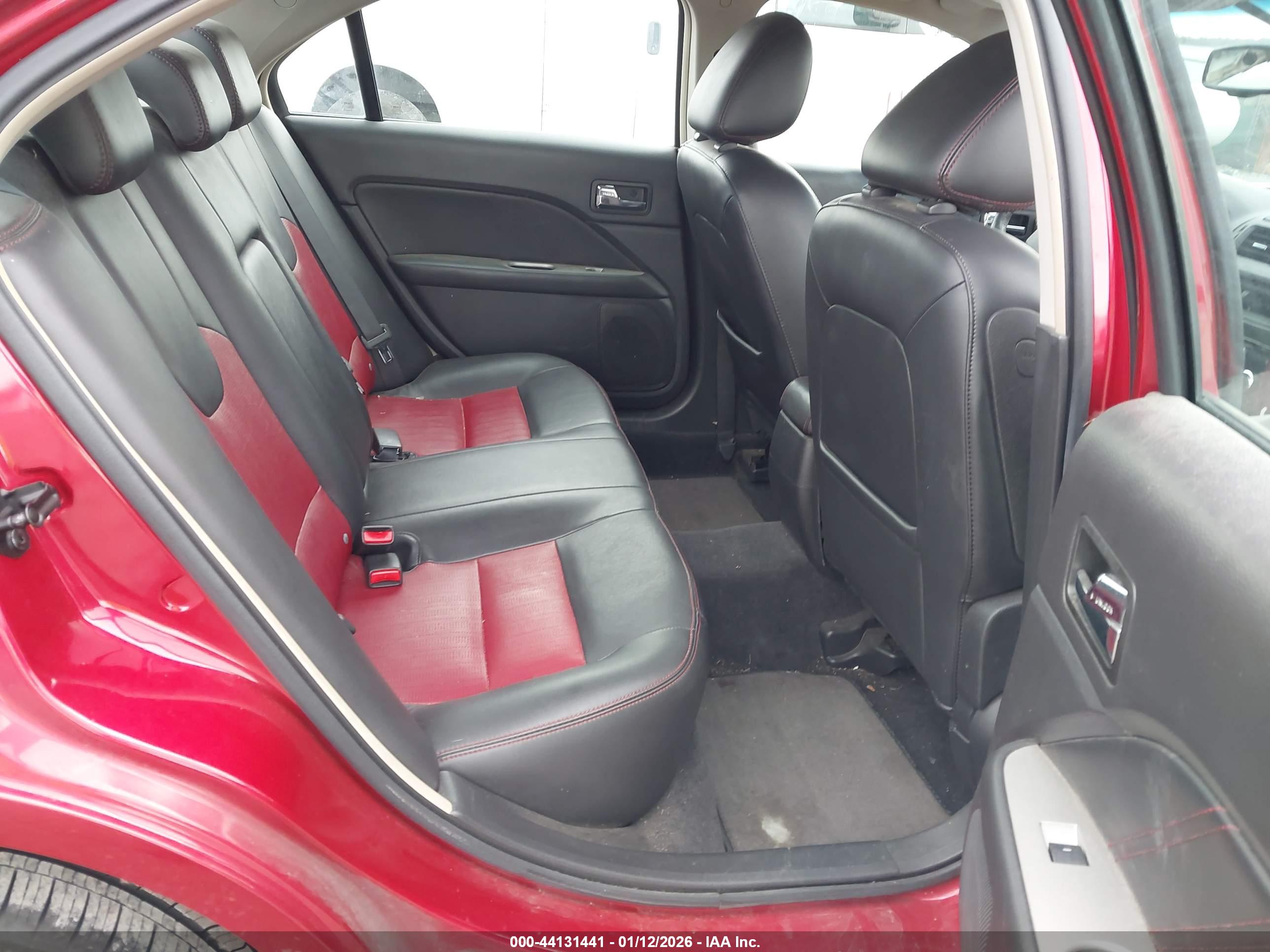 FORD FUSION image 8