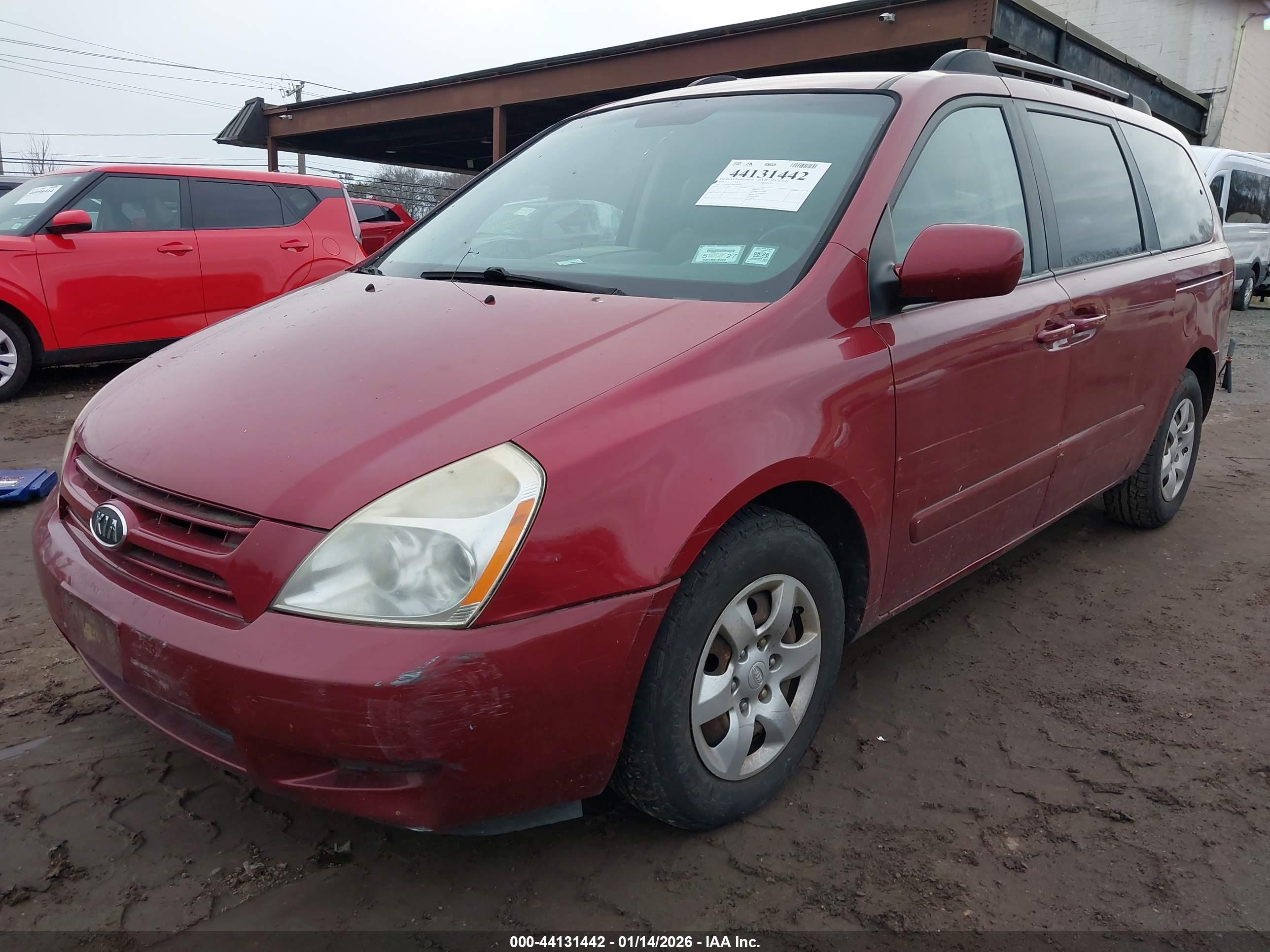 KIA SEDONA image 2