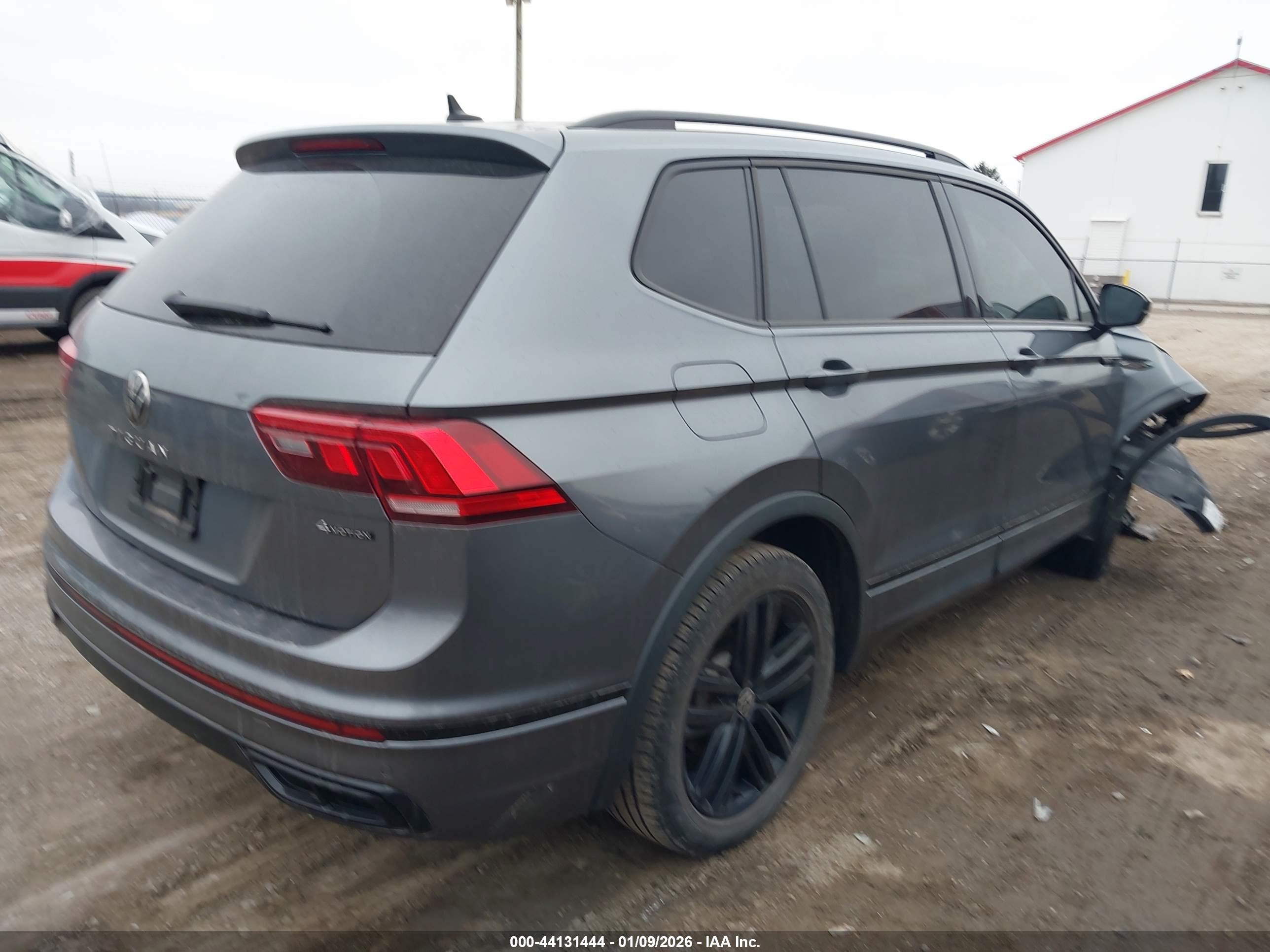 VOLKSWAGEN TIGUAN image 4