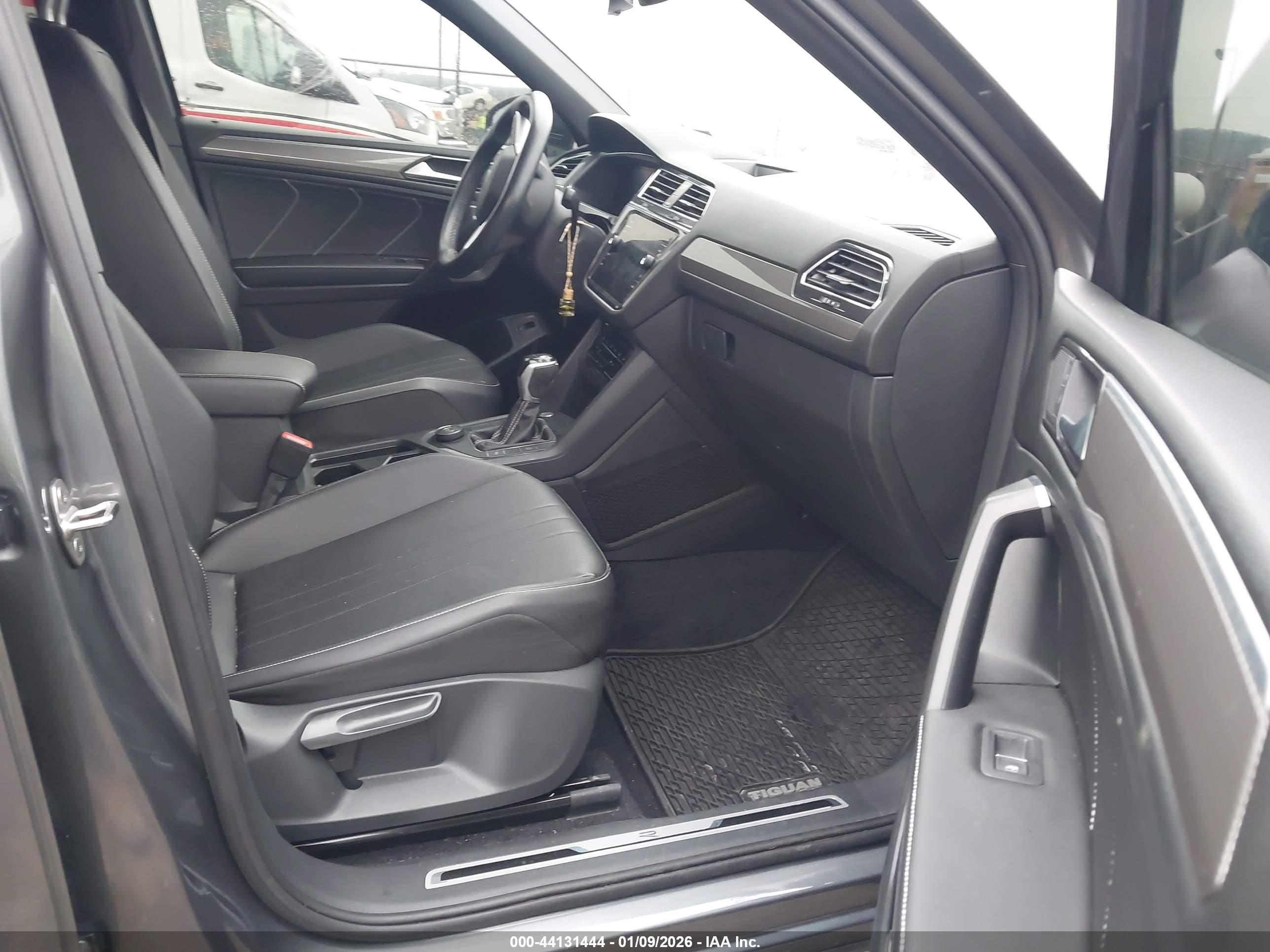 VOLKSWAGEN TIGUAN image 5