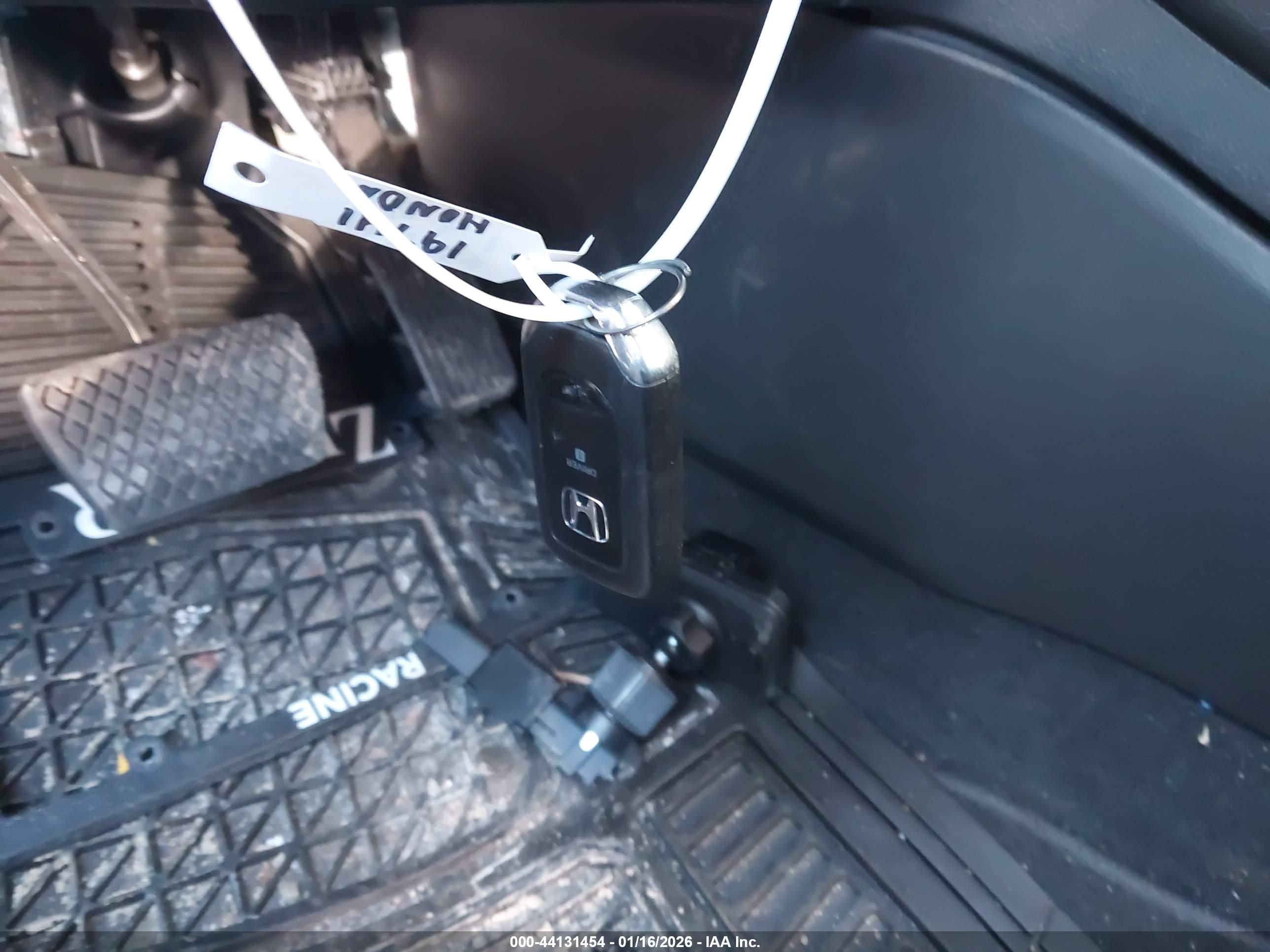 HONDA CR-V image 11
