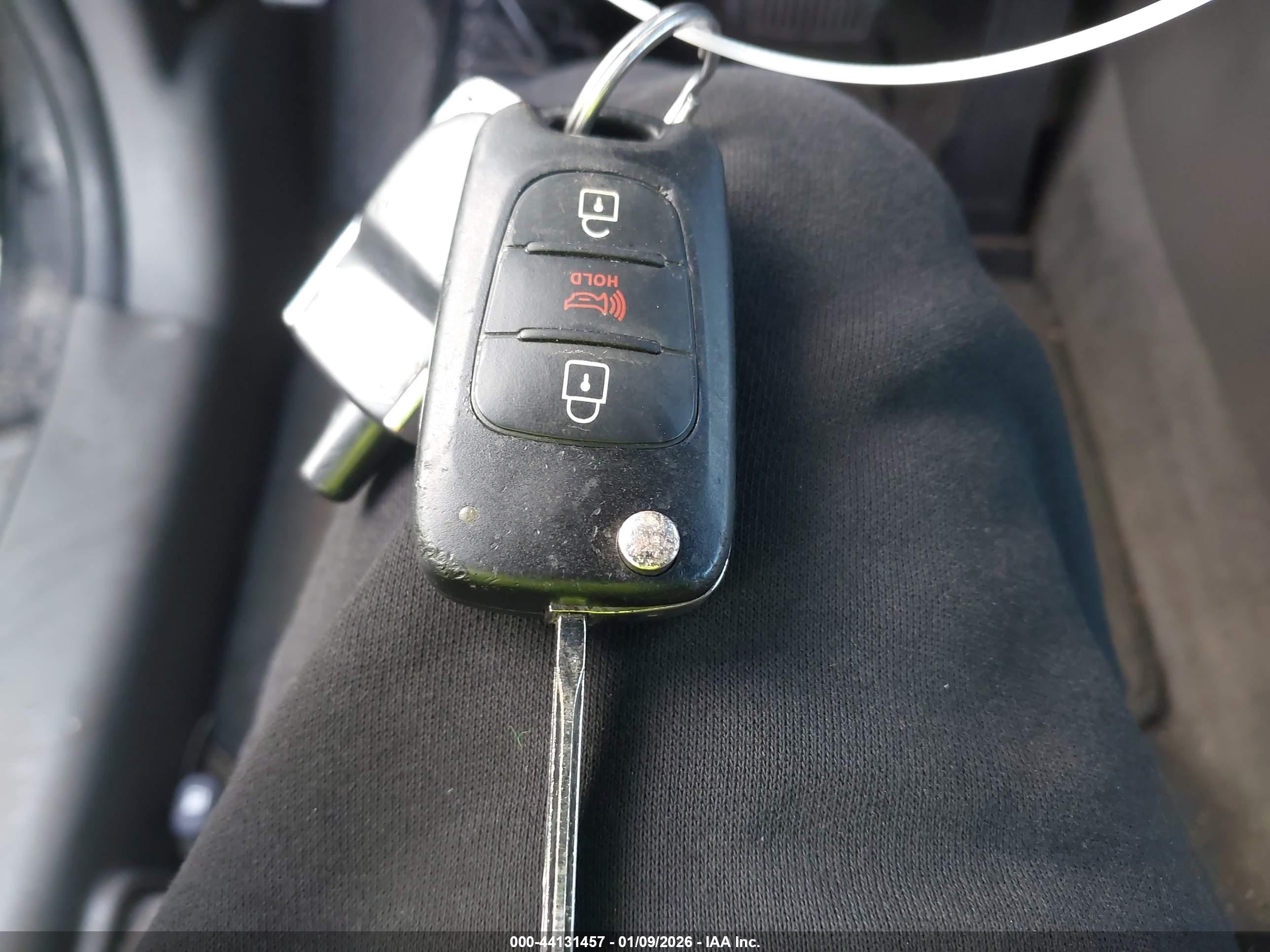 KIA SPORTAGE image 11