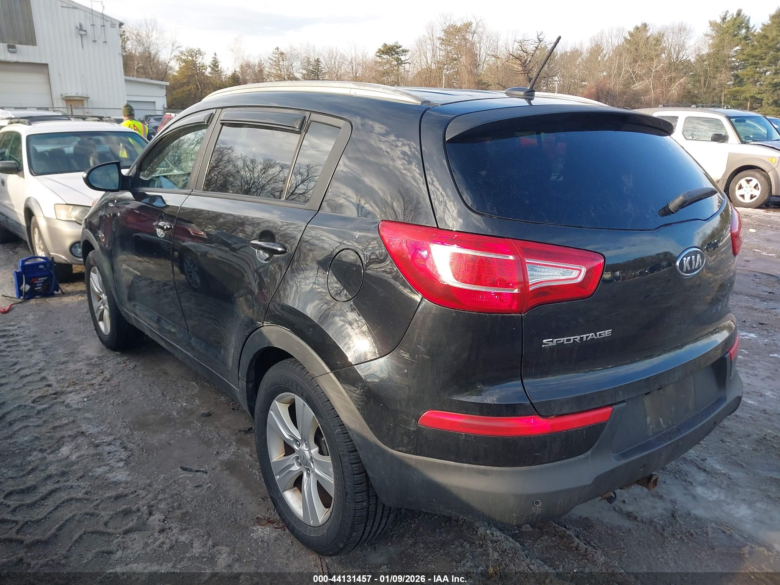KIA SPORTAGE image 3