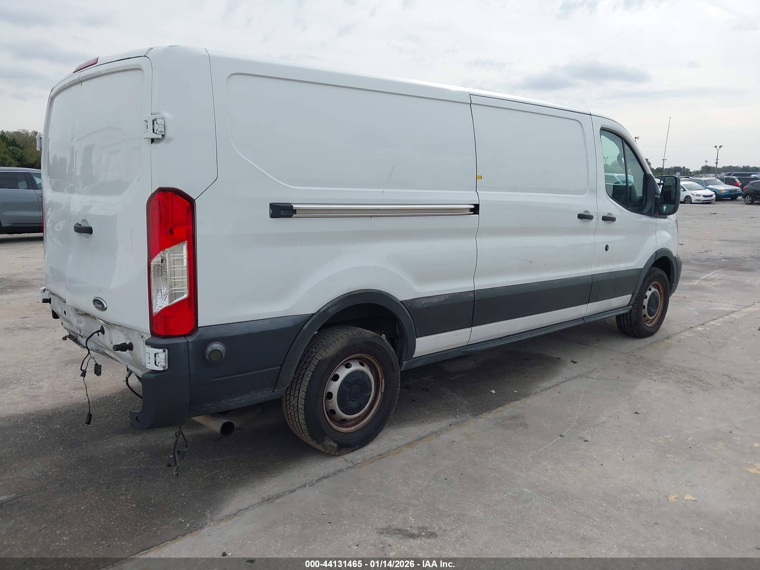 FORD TRANSIT-150 image 4
