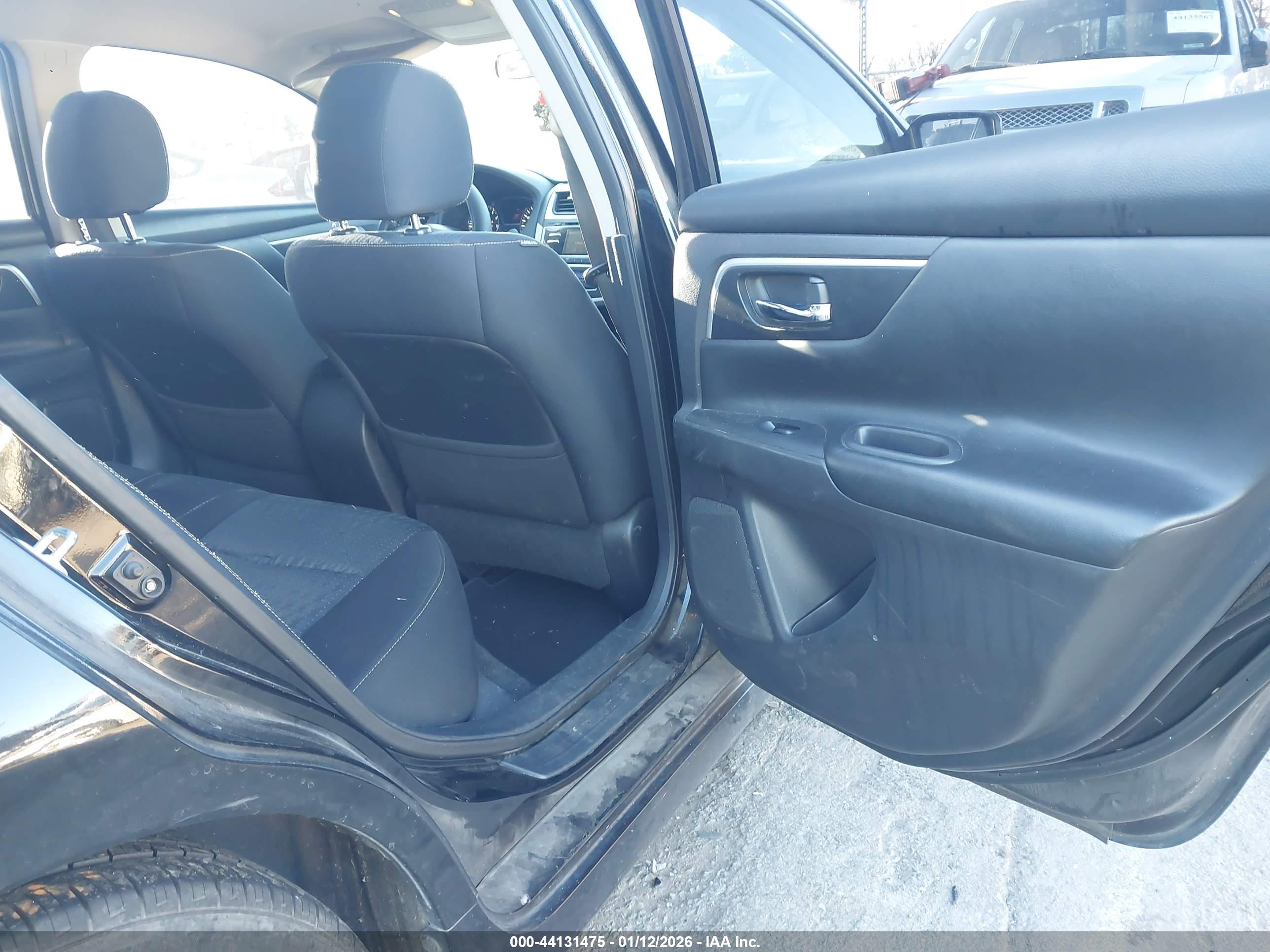 NISSAN ALTIMA image 8