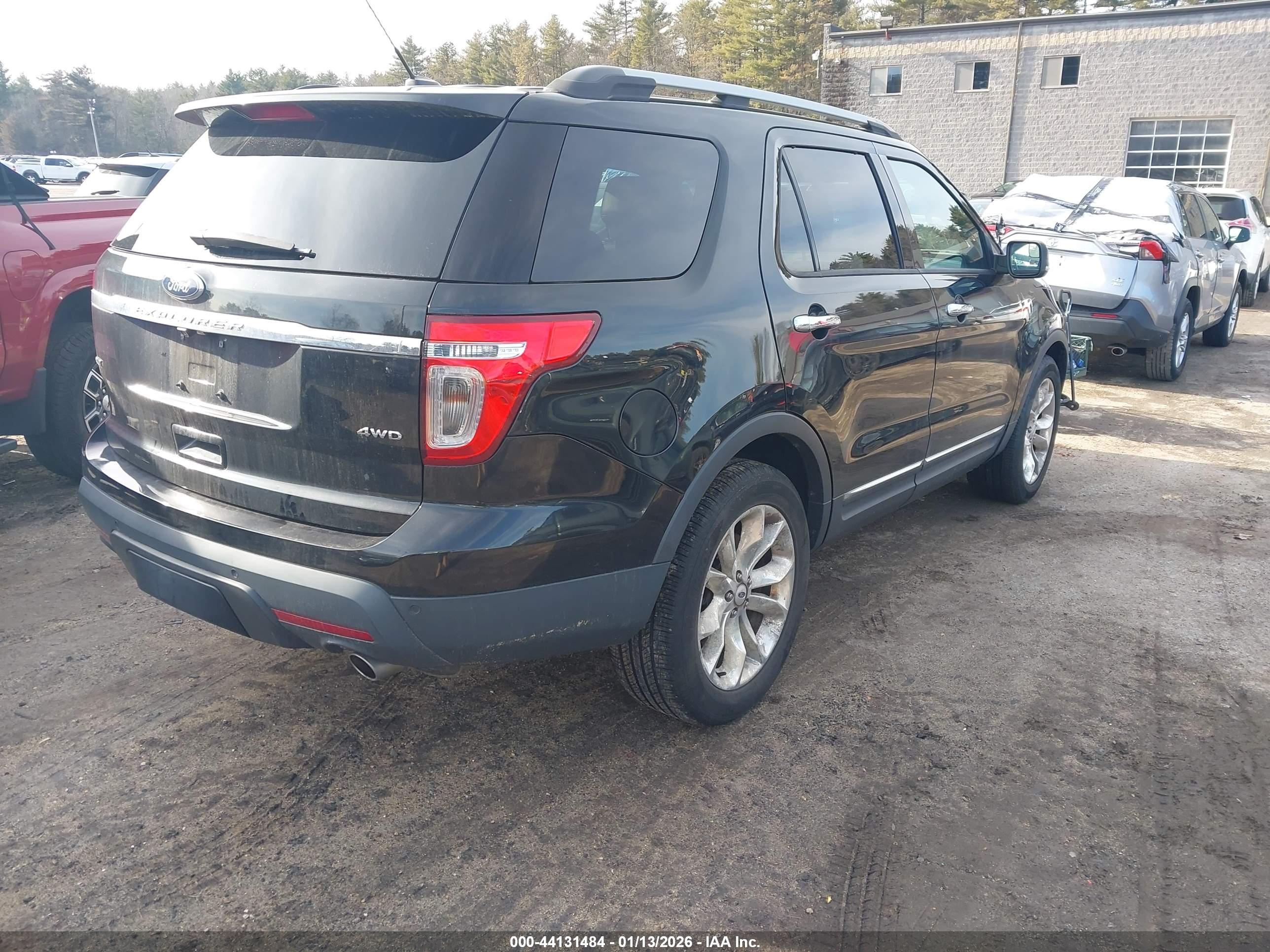 FORD EXPLORER image 4