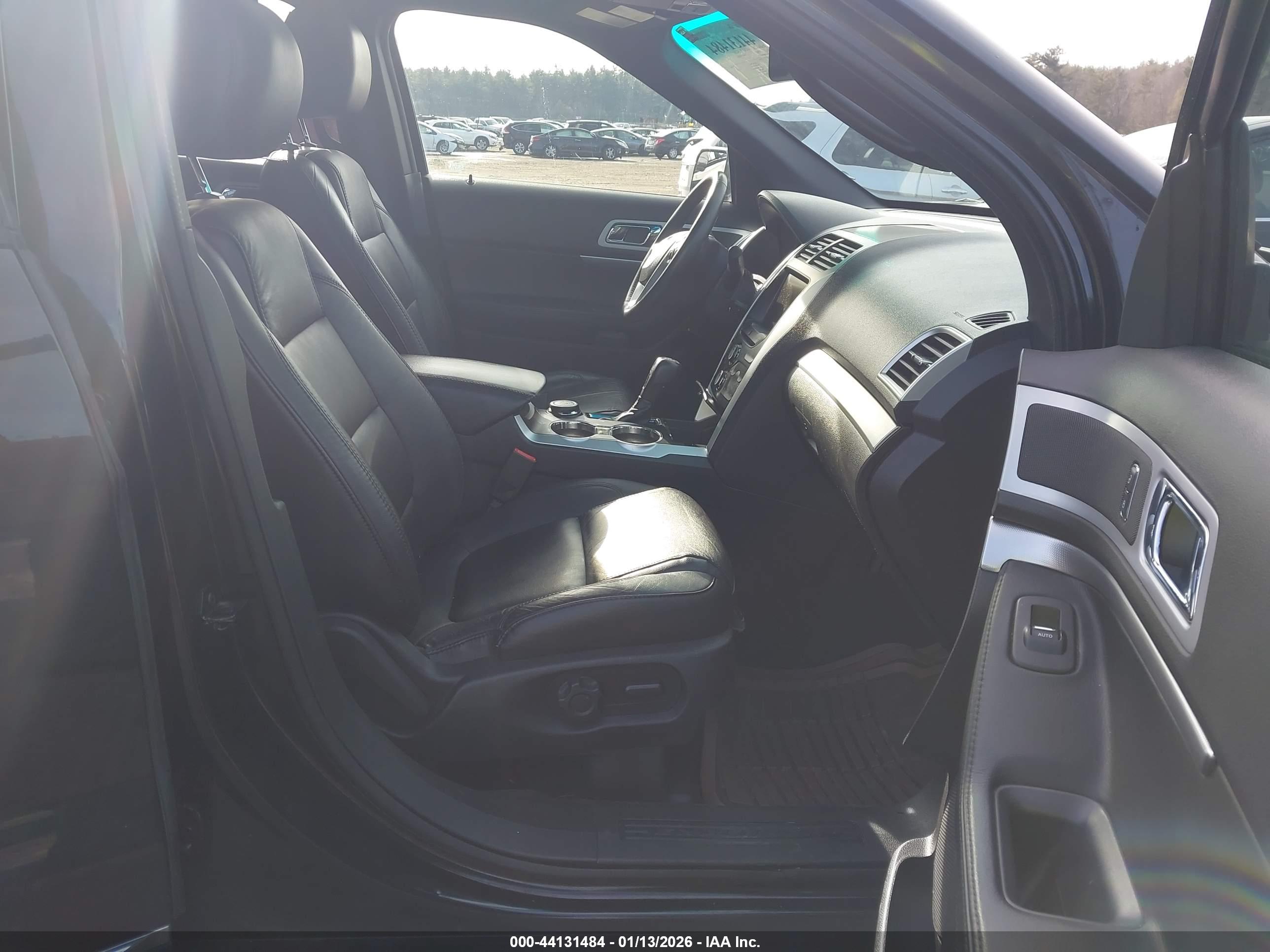 FORD EXPLORER image 5