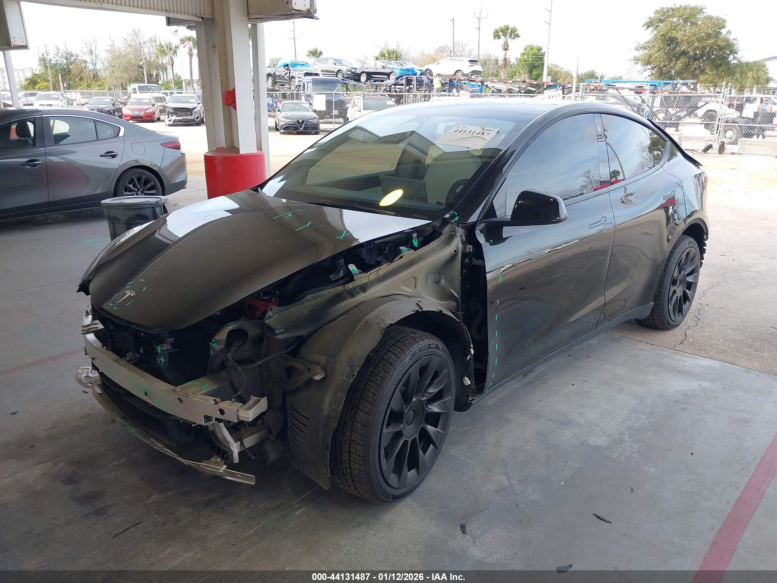 TESLA MODEL image 2