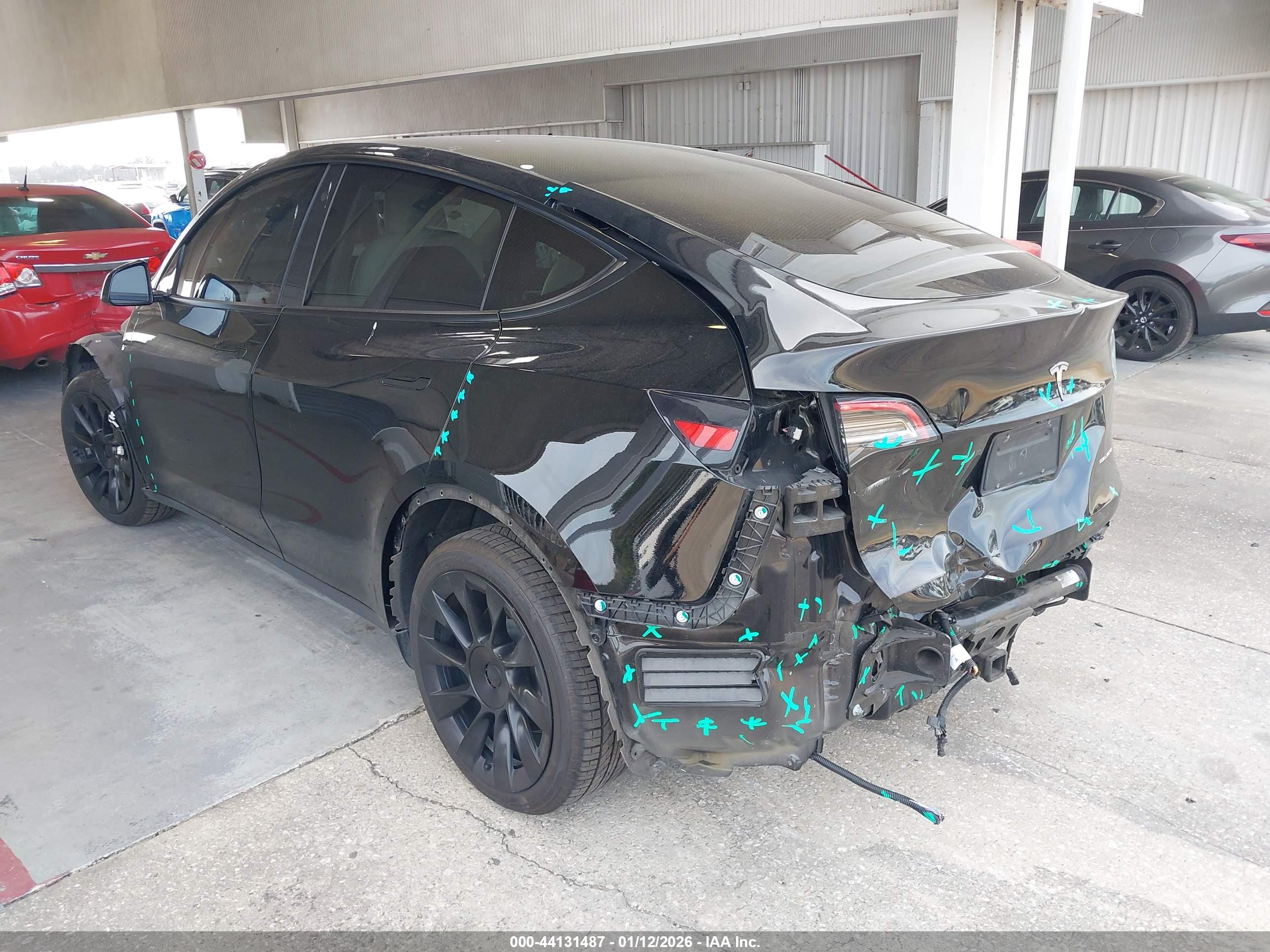 TESLA MODEL image 3