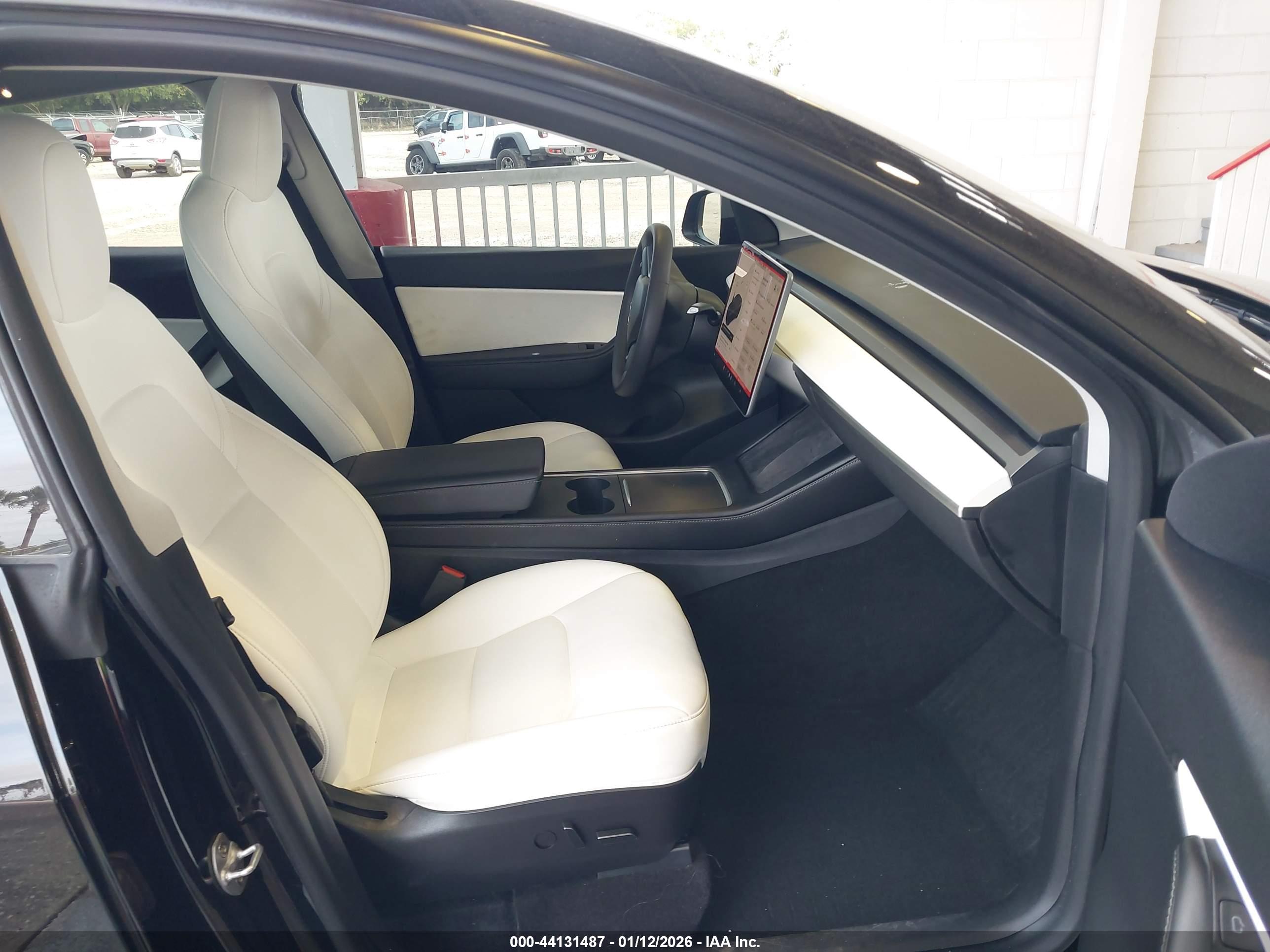 TESLA MODEL image 5