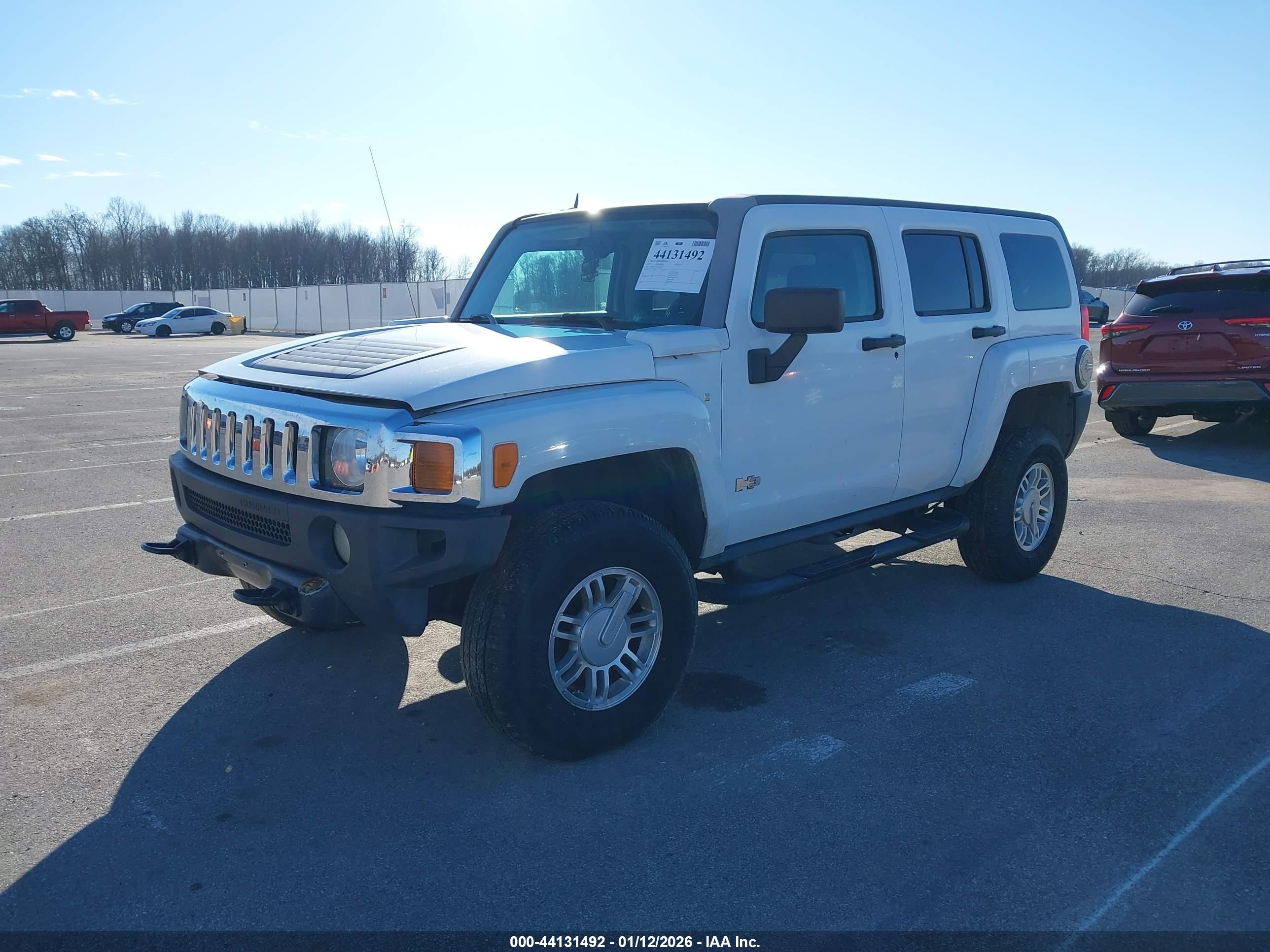 HUMMER H3 image 2