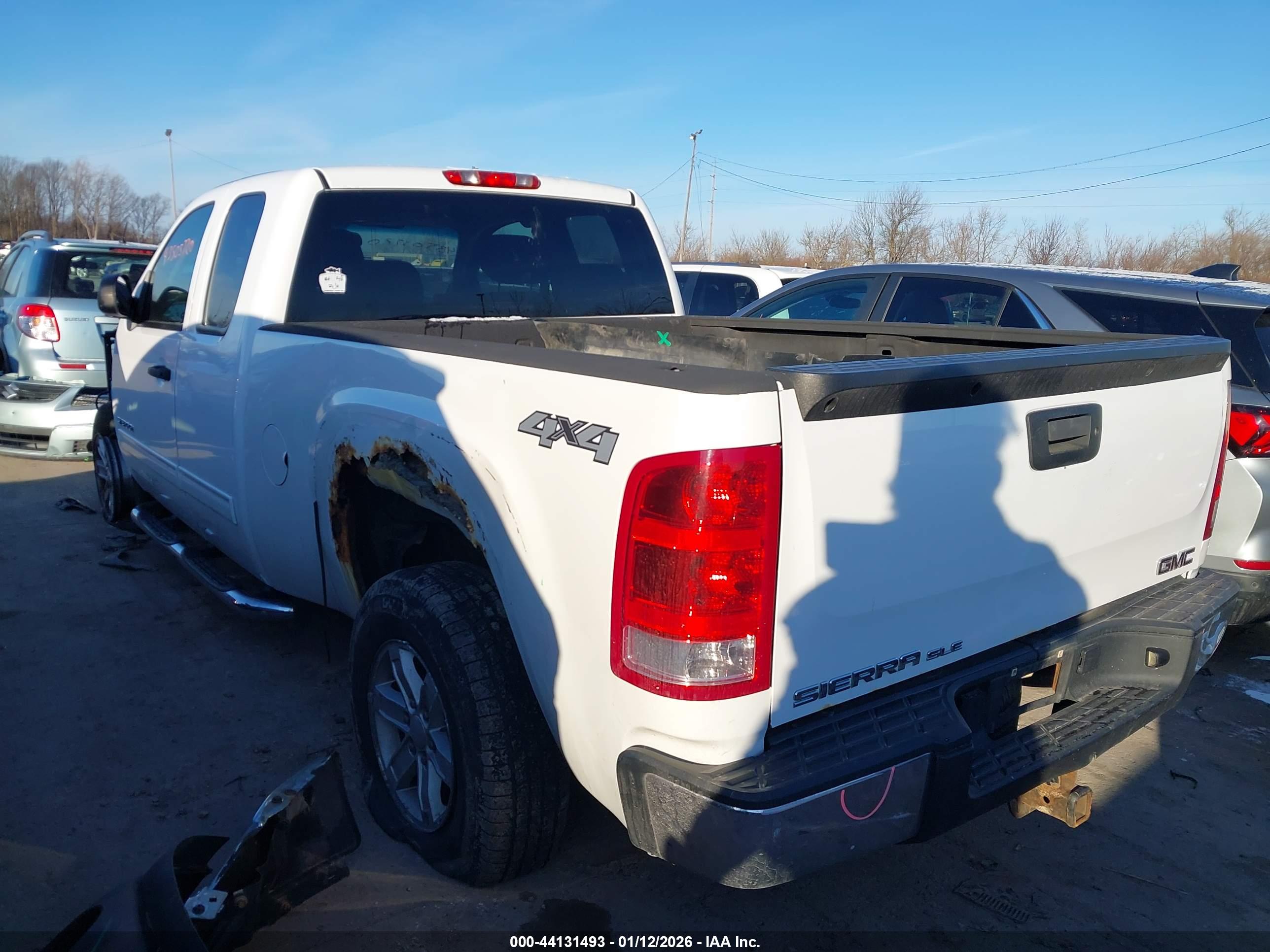 GMC SIERRA image 3