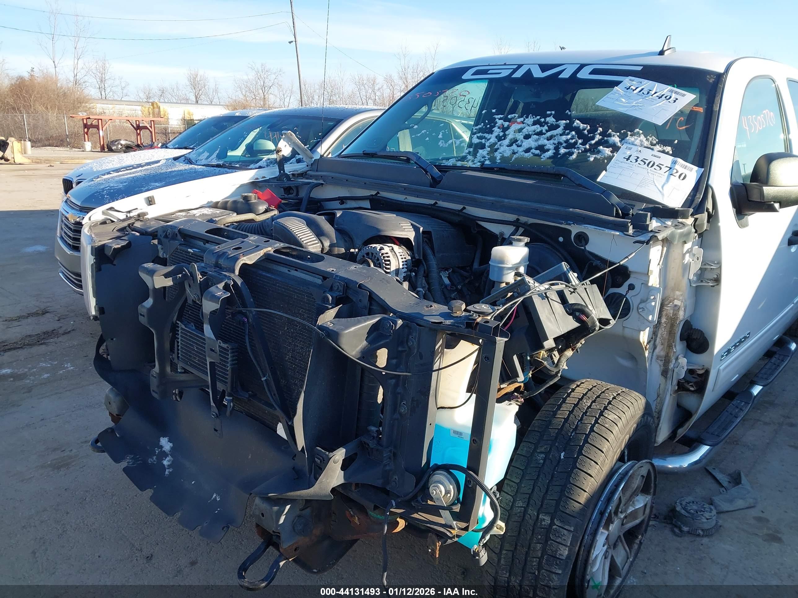 GMC SIERRA image 6