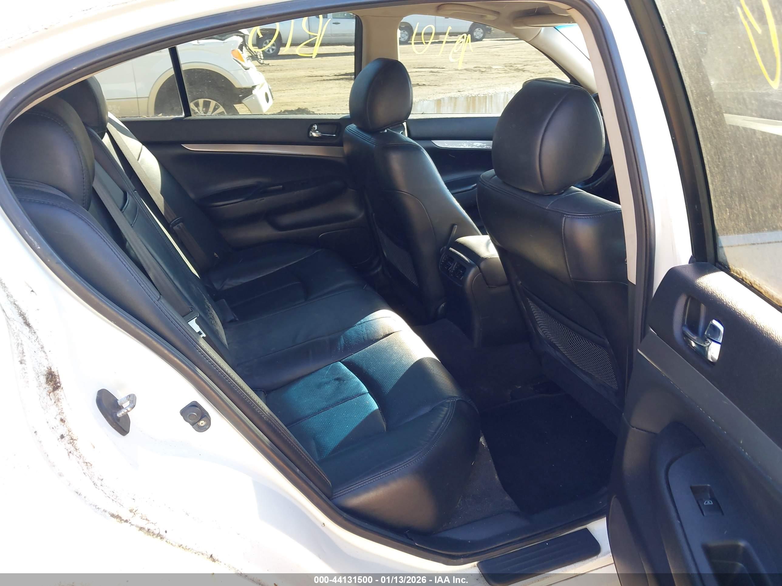 INFINITI G37X image 8