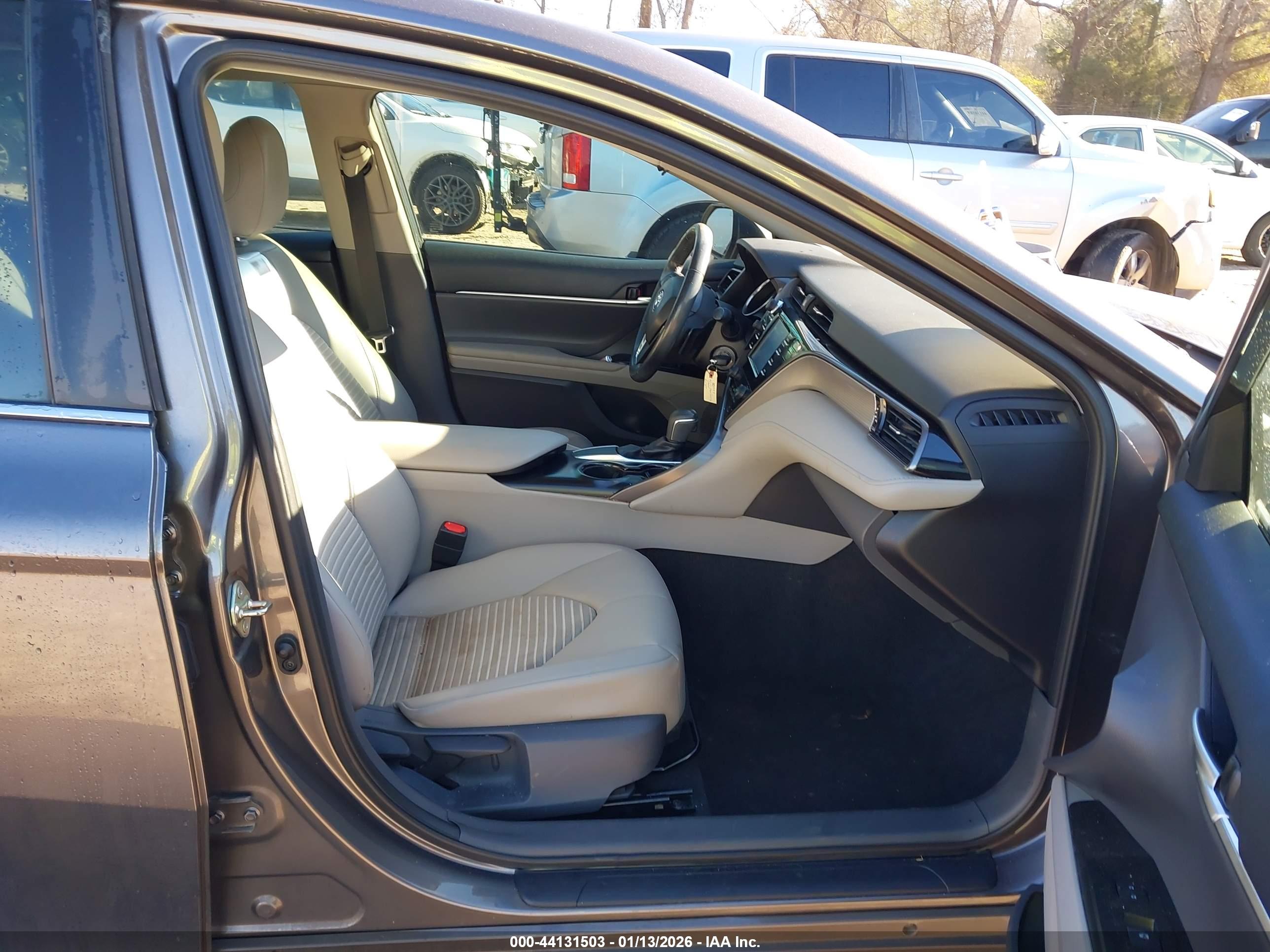 TOYOTA CAMRY image 5