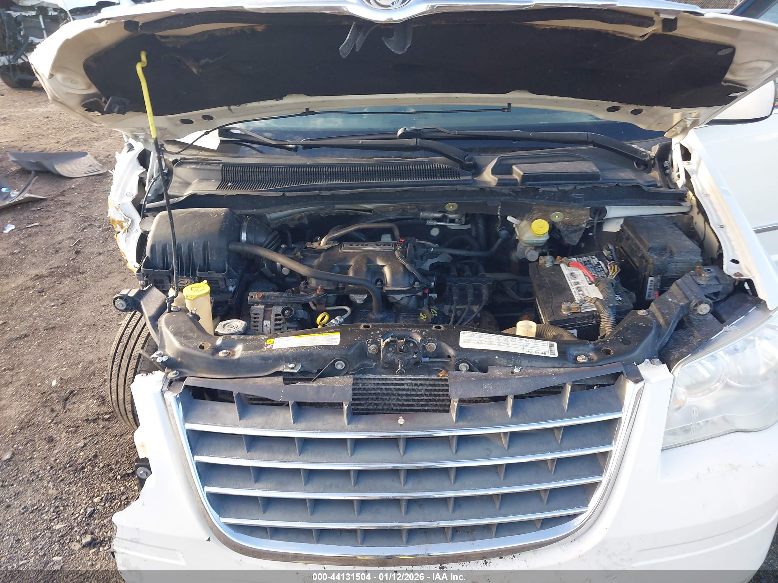 CHRYSLER TOWN image 10