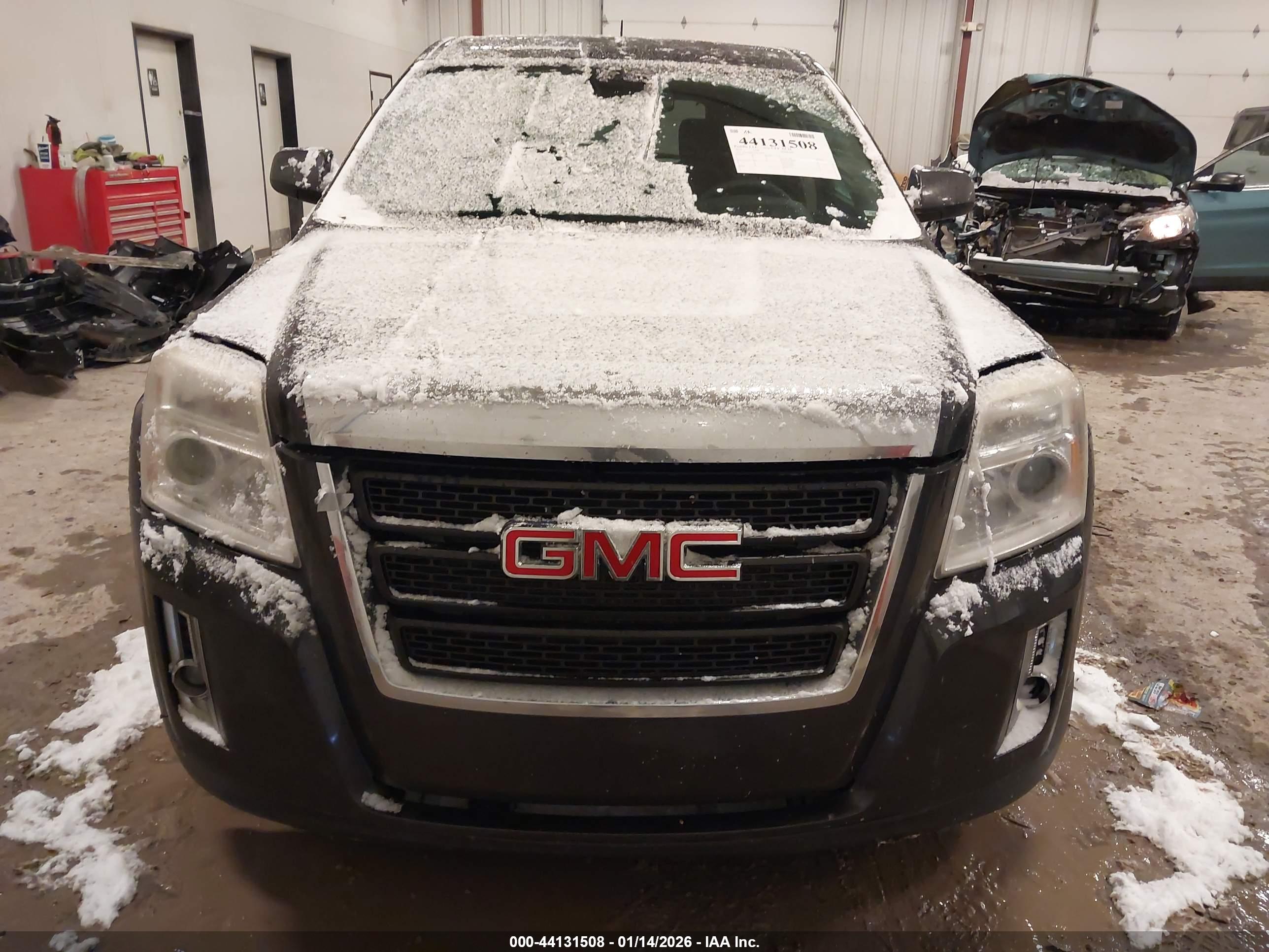 GMC TERRAIN image 6