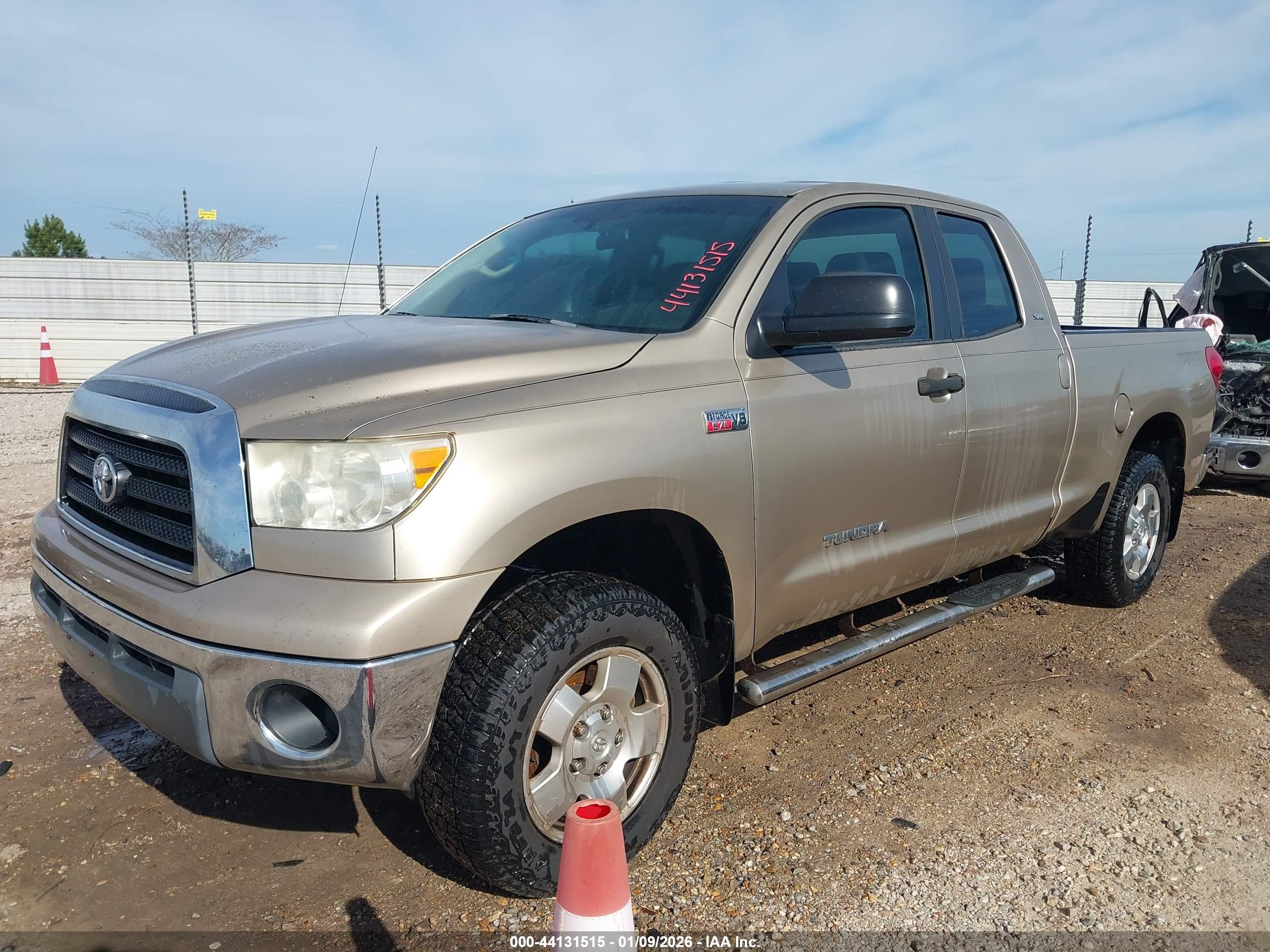 TOYOTA TUNDRA image 2